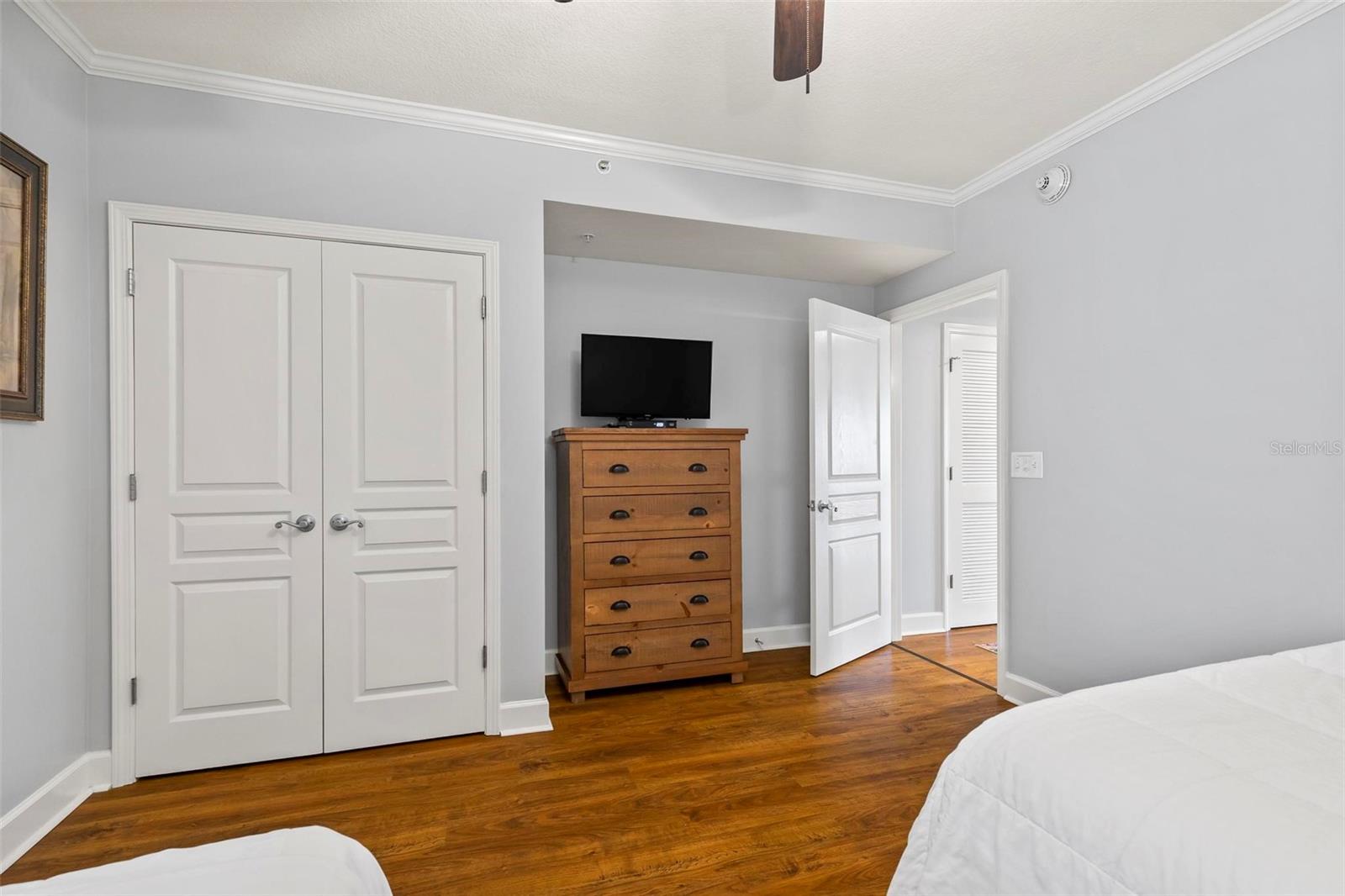 200 OCEAN CREST DR #211