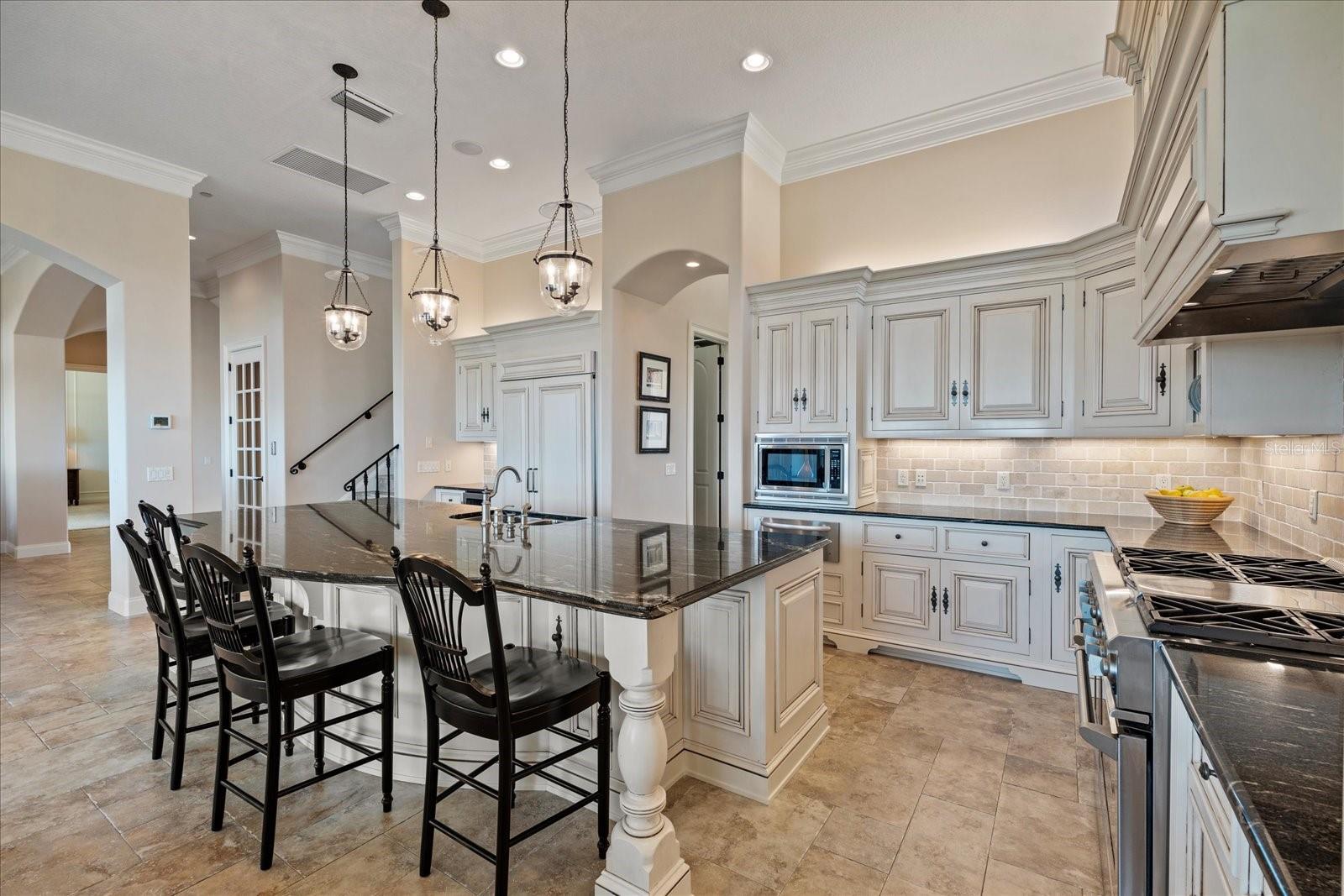 38 NORTHSHORE DR