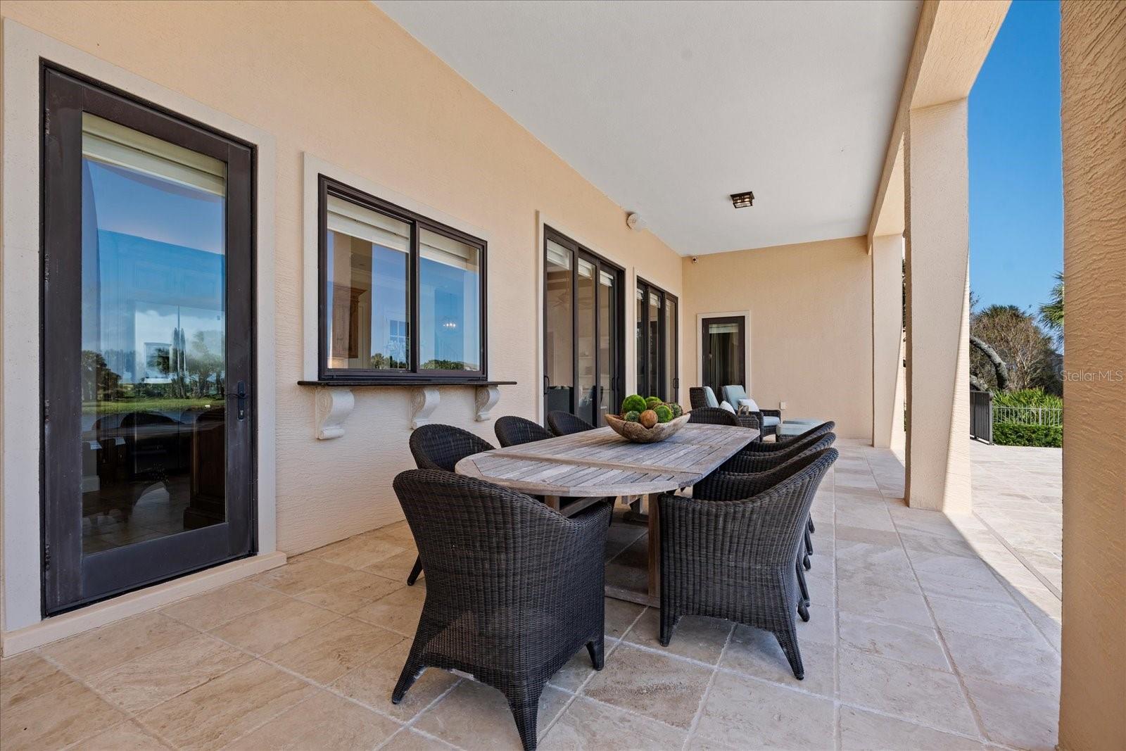 38 NORTHSHORE DR