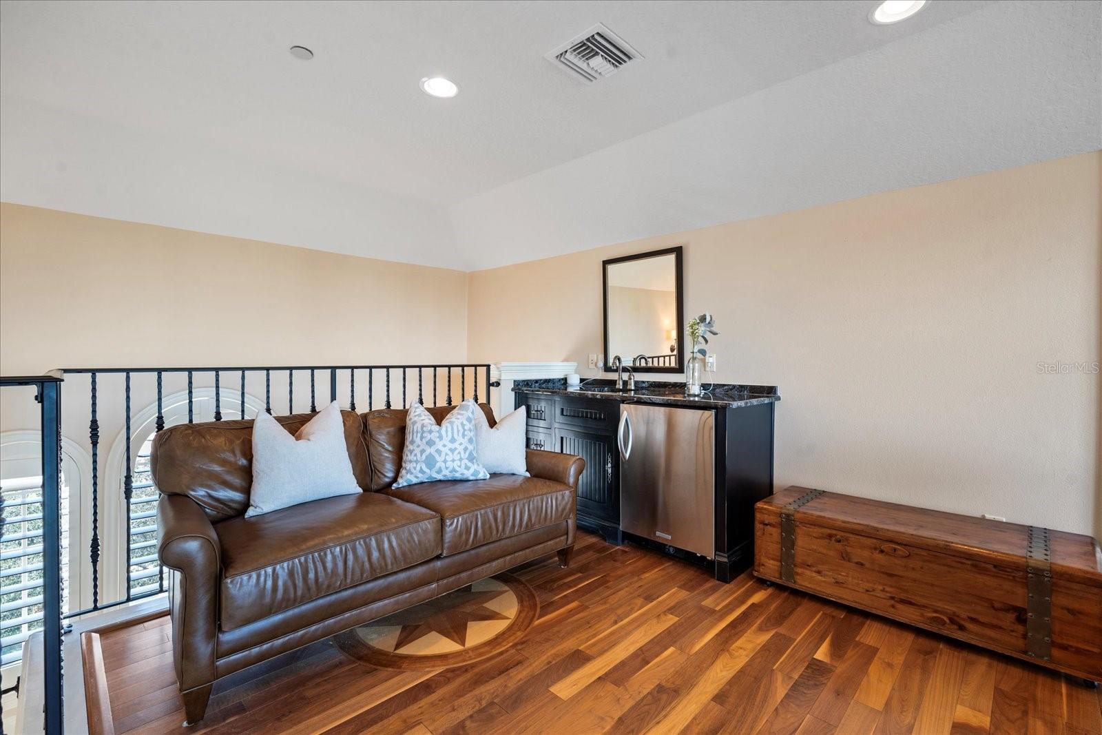 38 NORTHSHORE DR