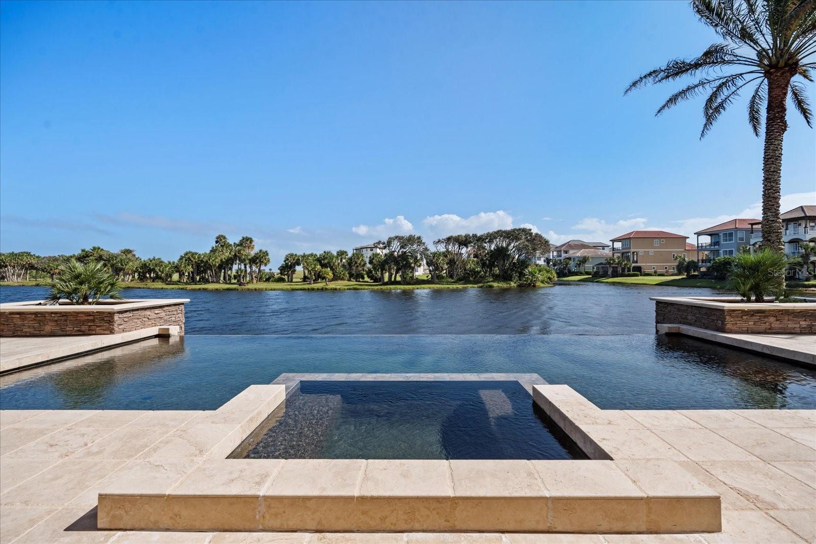38 NORTHSHORE DR