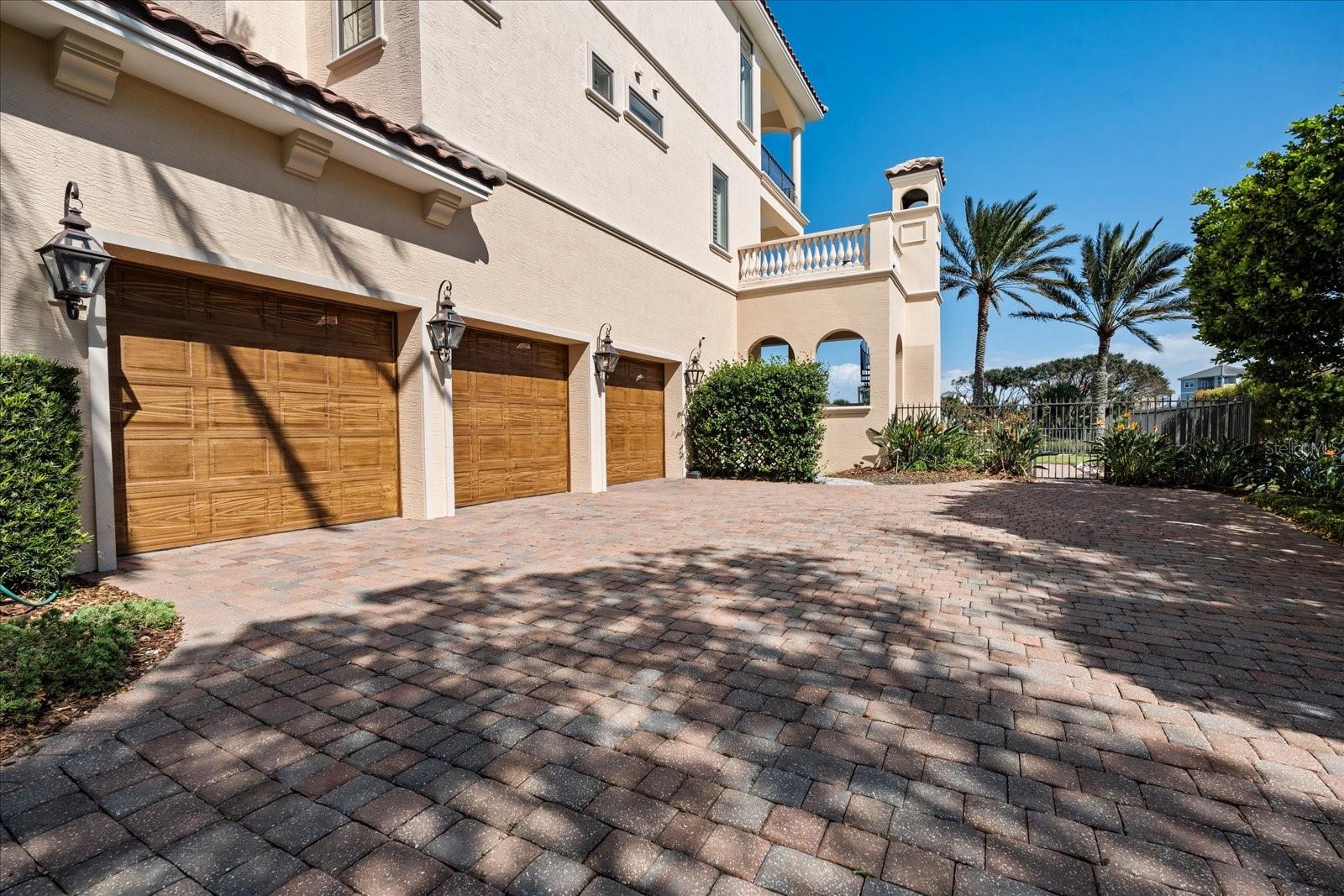 38 NORTHSHORE DR