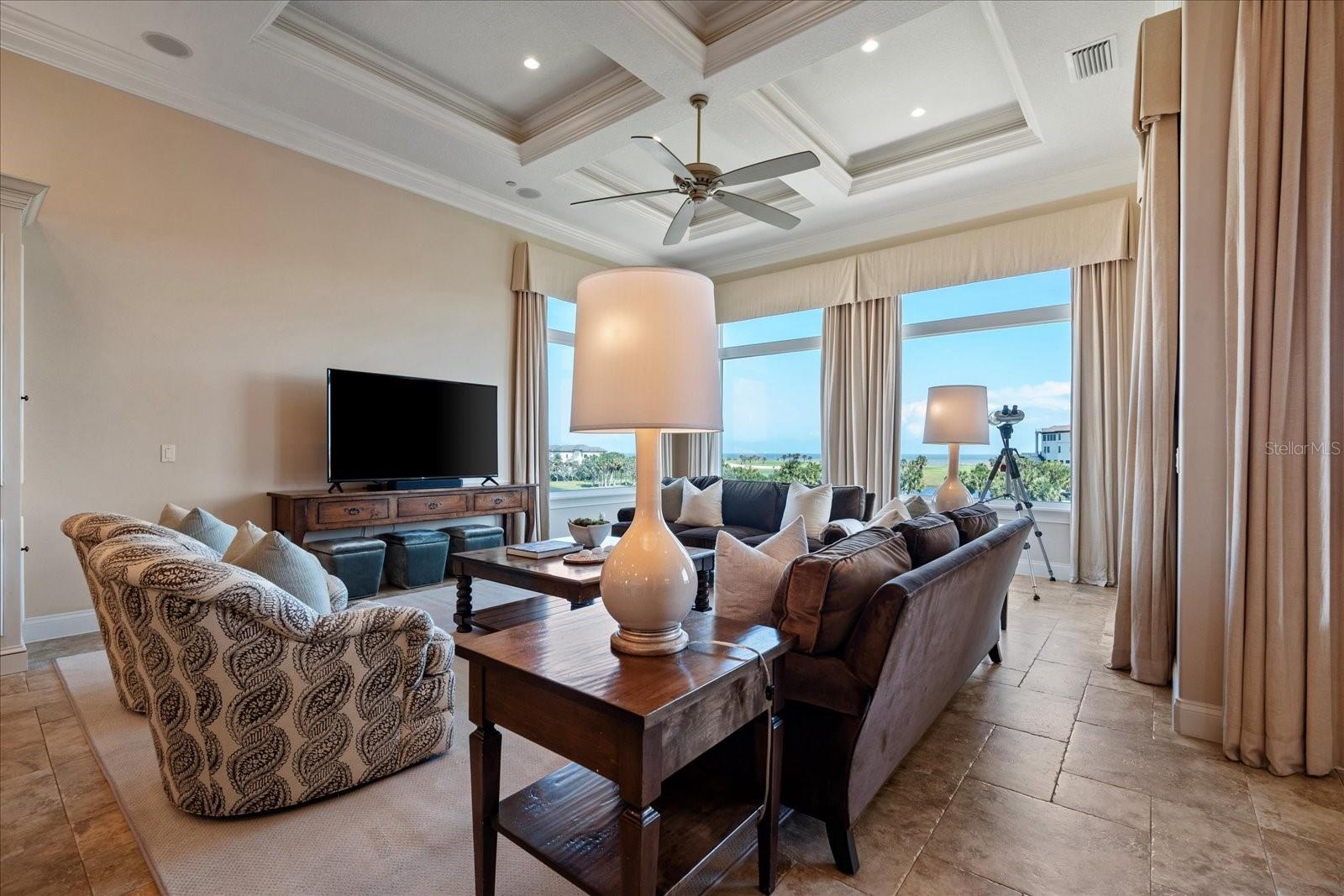 38 NORTHSHORE DR