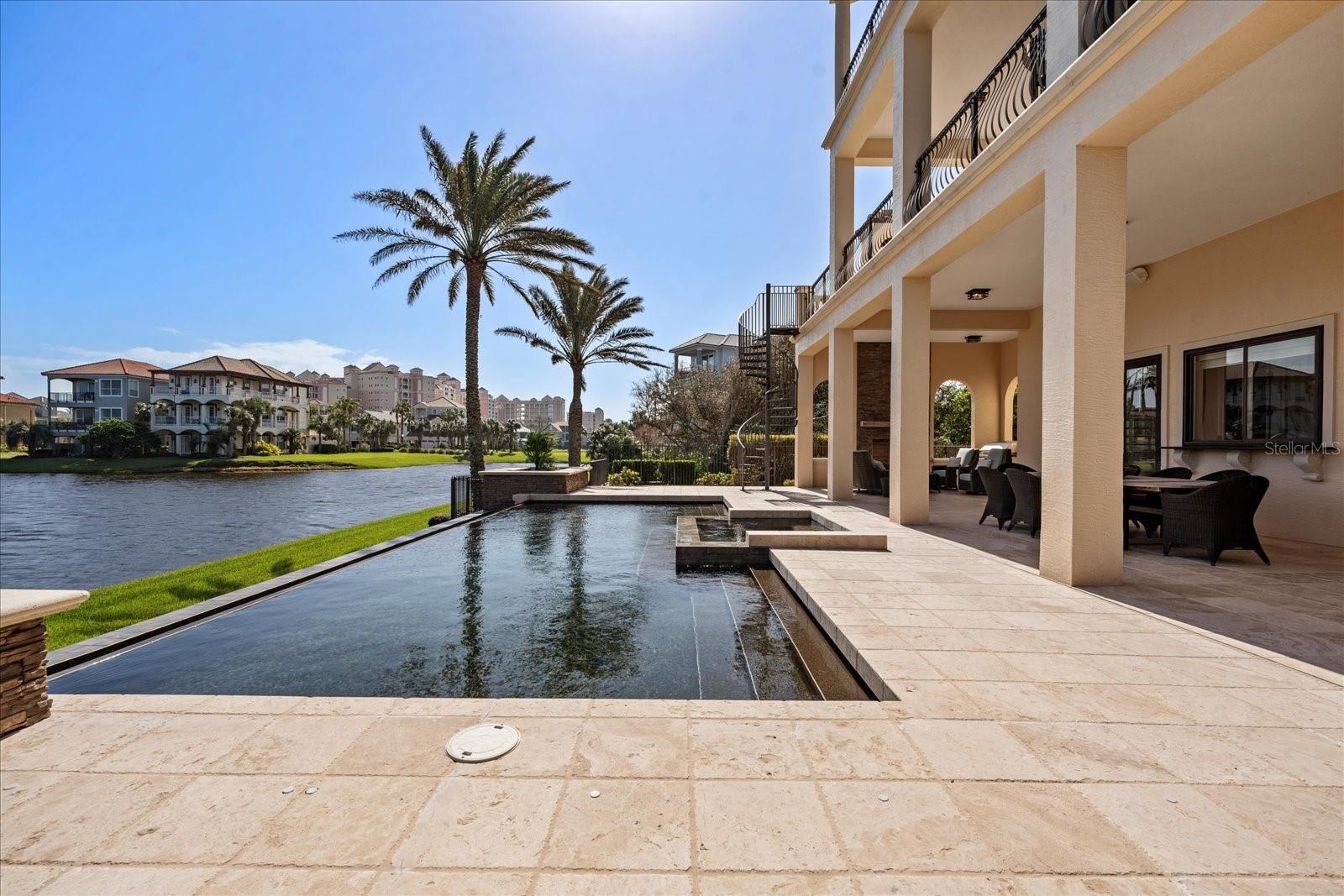 38 NORTHSHORE DR