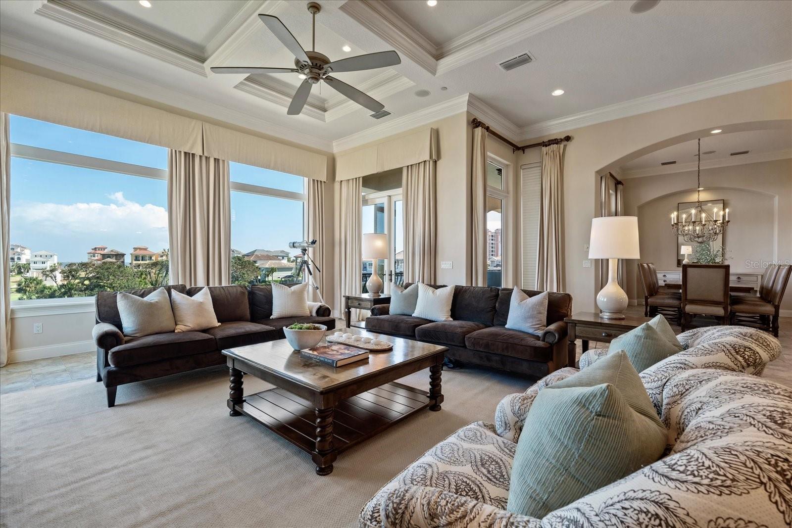 38 NORTHSHORE DR