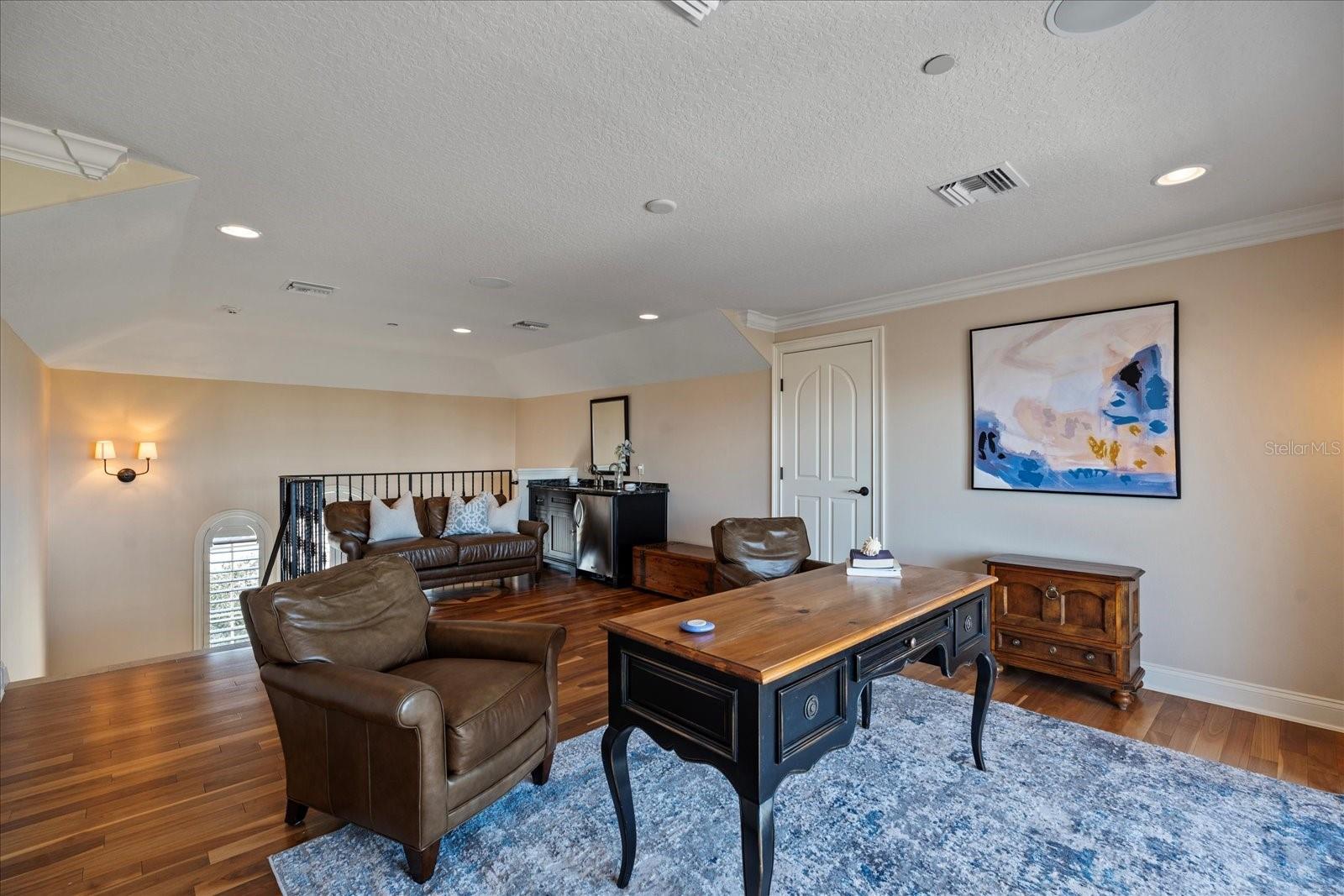 38 NORTHSHORE DR