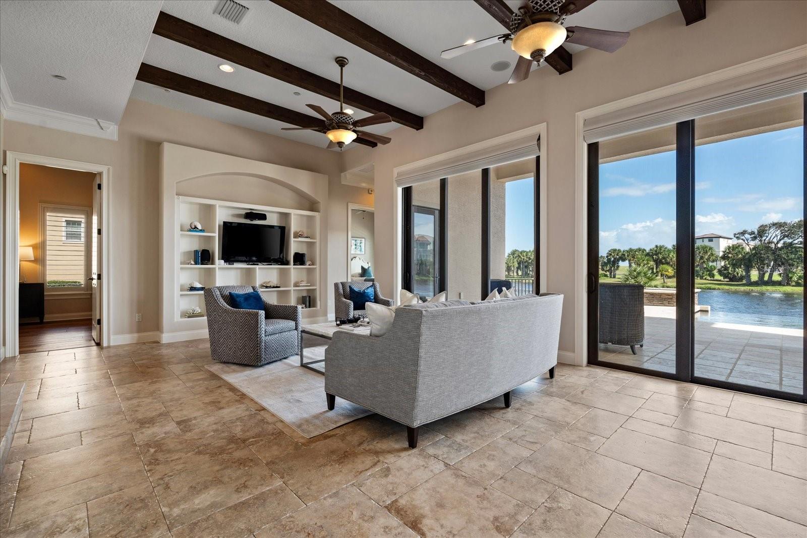 38 NORTHSHORE DR