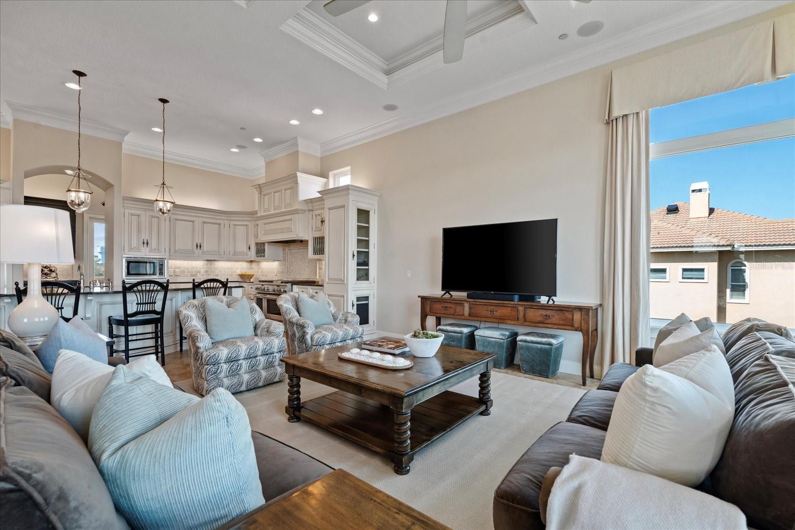 38 NORTHSHORE DR