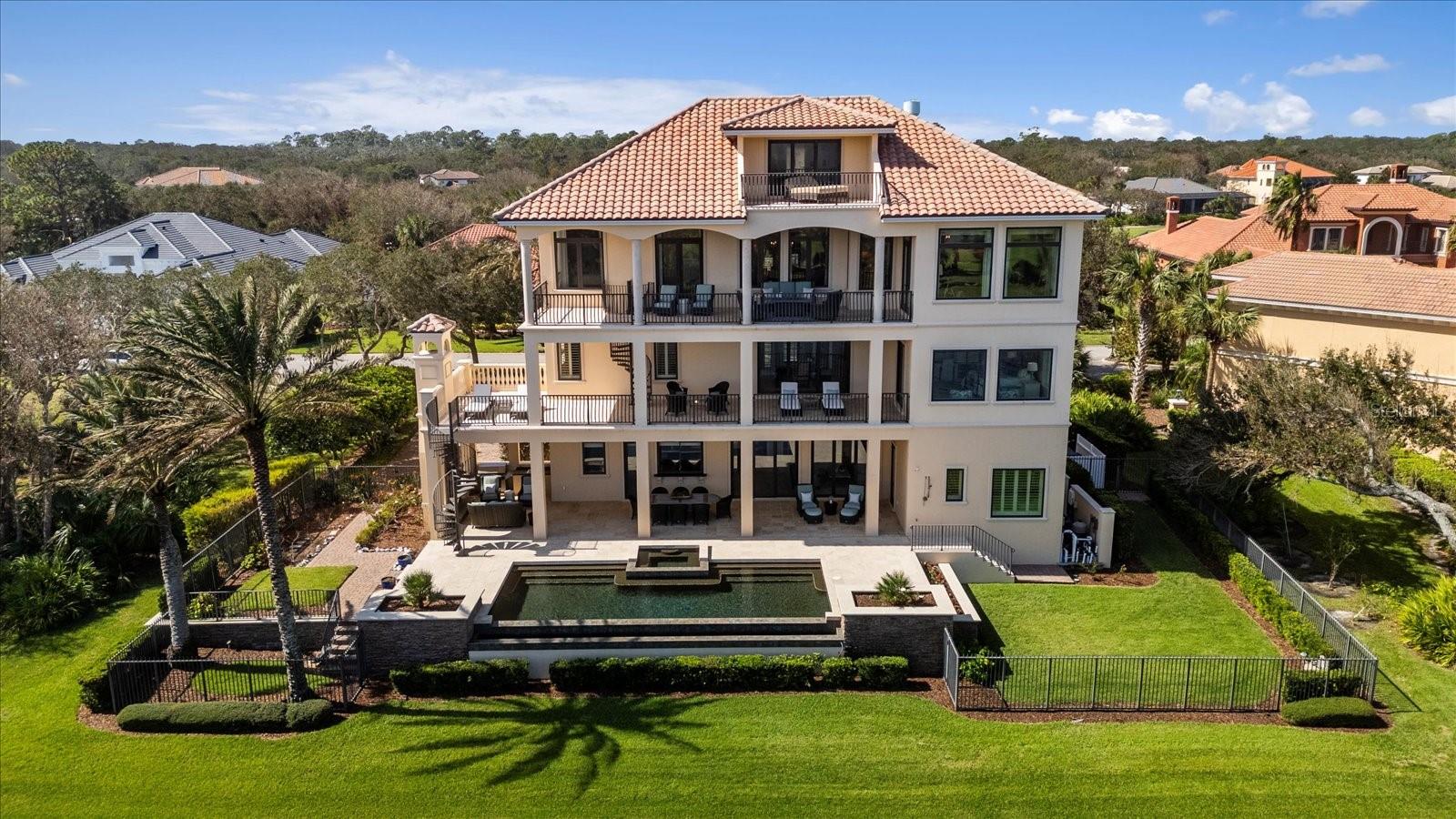 38 NORTHSHORE DR