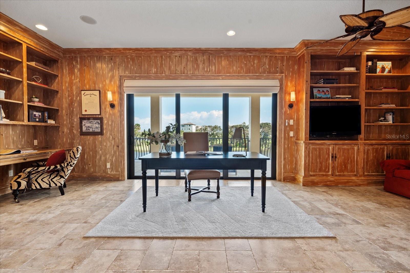 38 NORTHSHORE DR