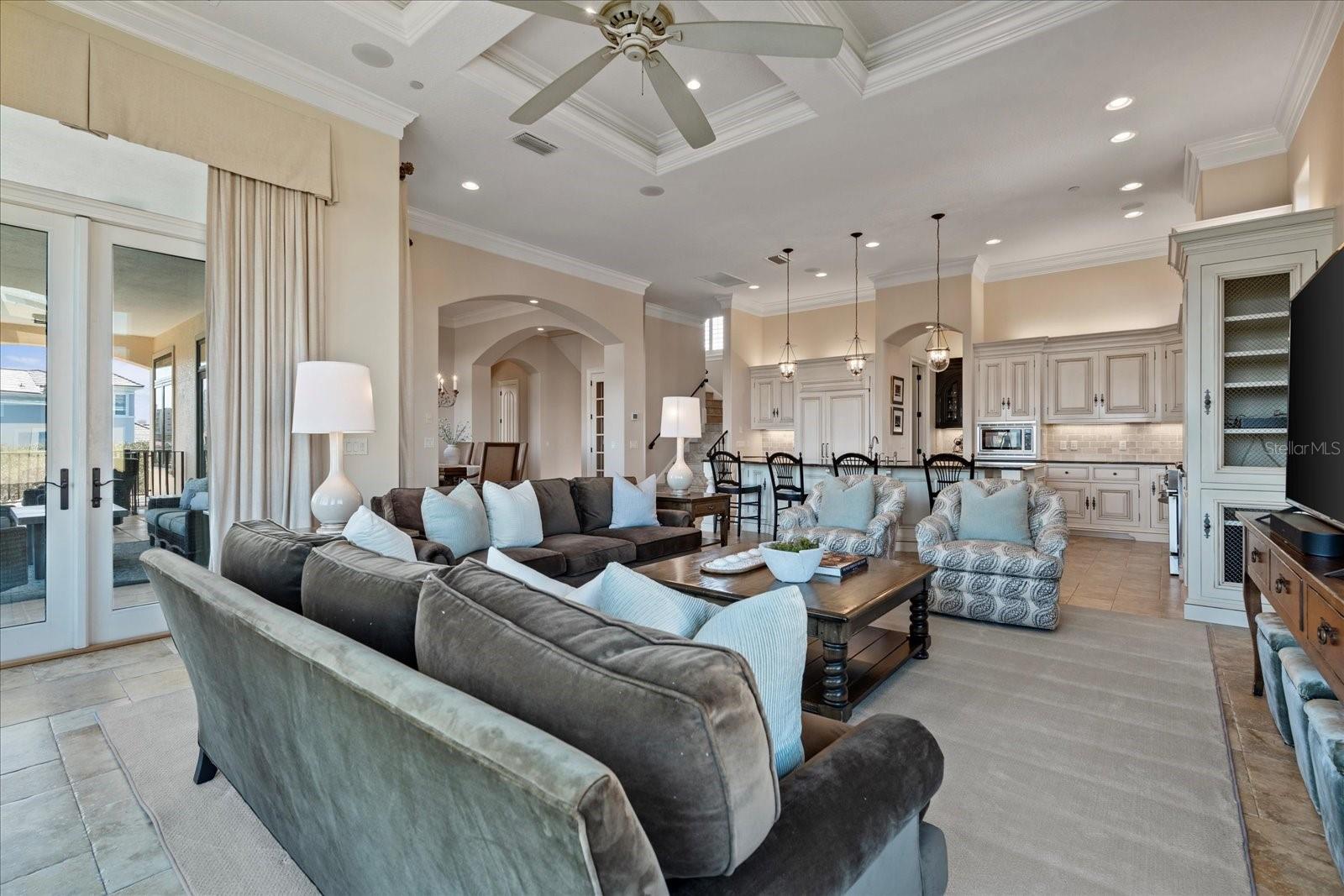 38 NORTHSHORE DR