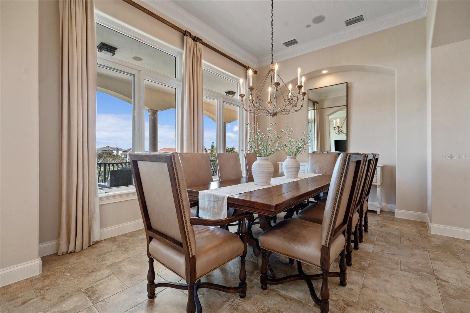 38 NORTHSHORE DR