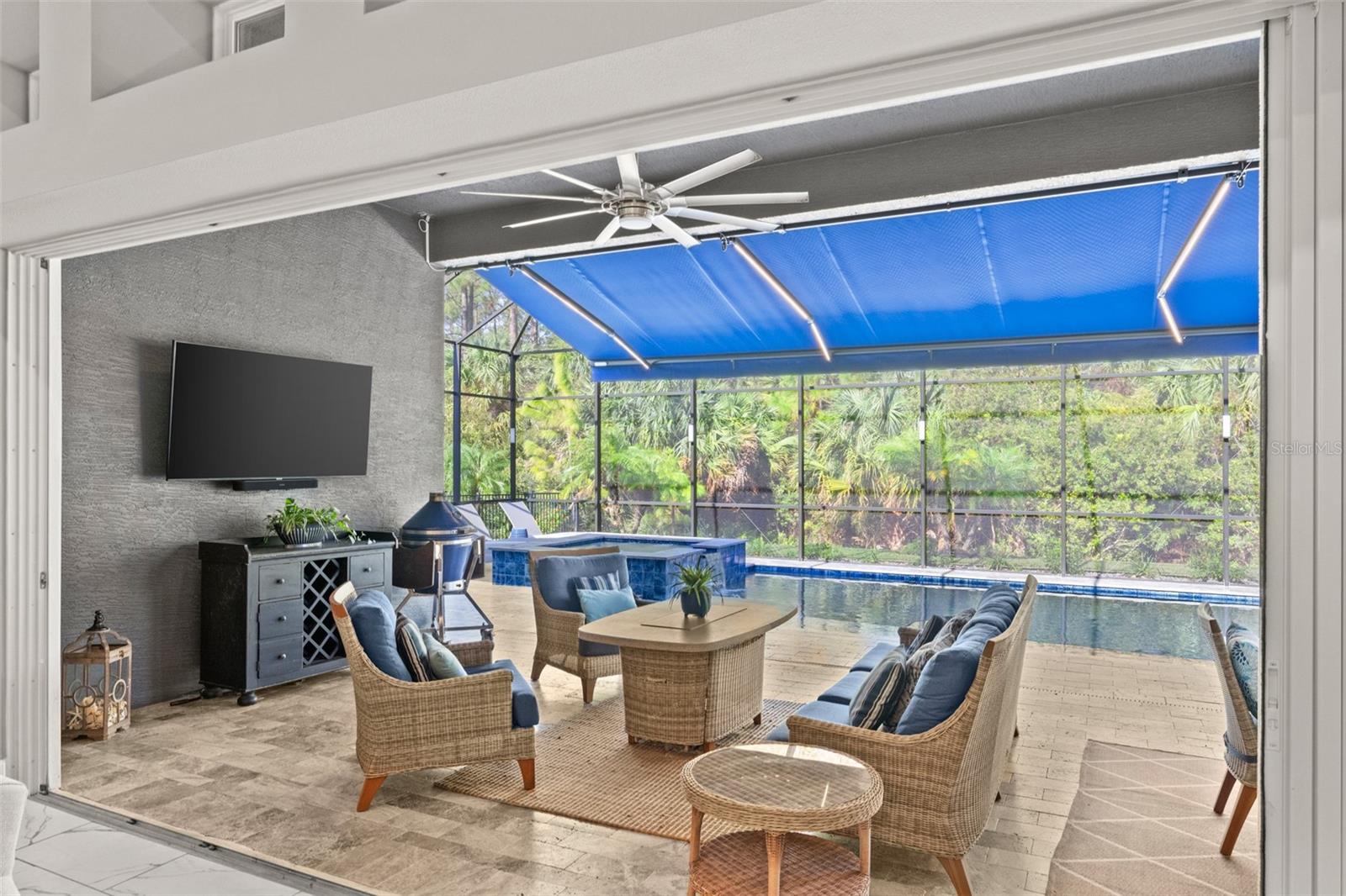 830 CREEKWOOD DR