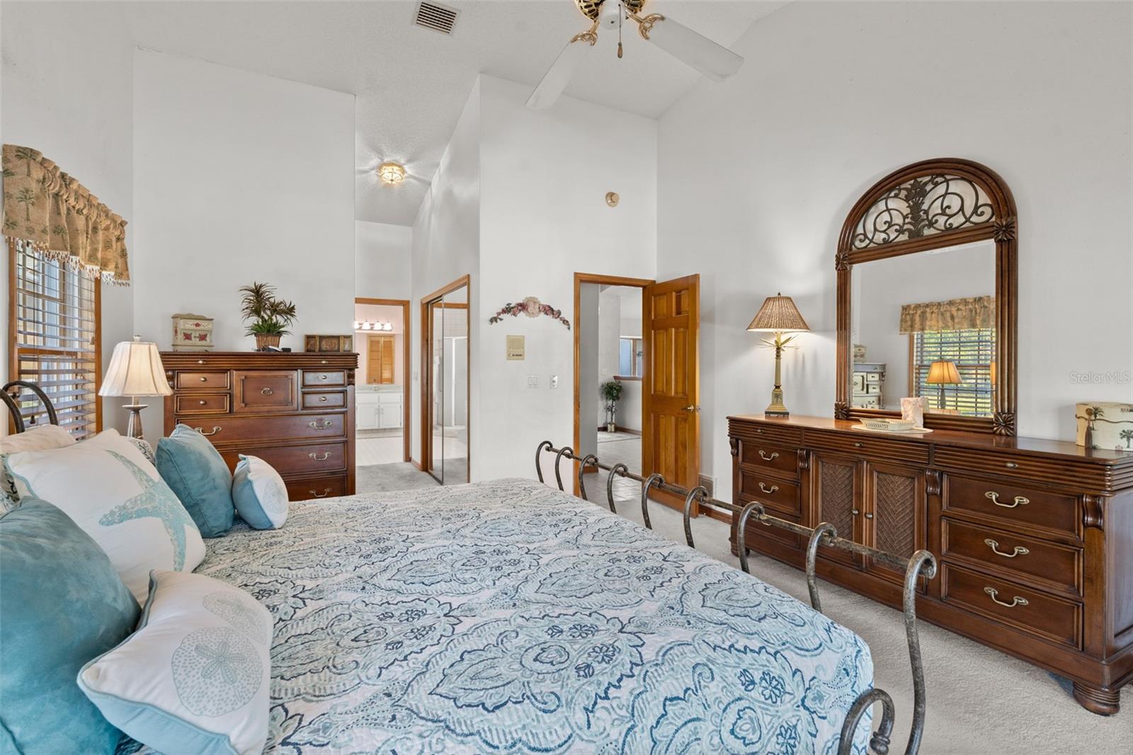 15 LAKE CHARLES PL