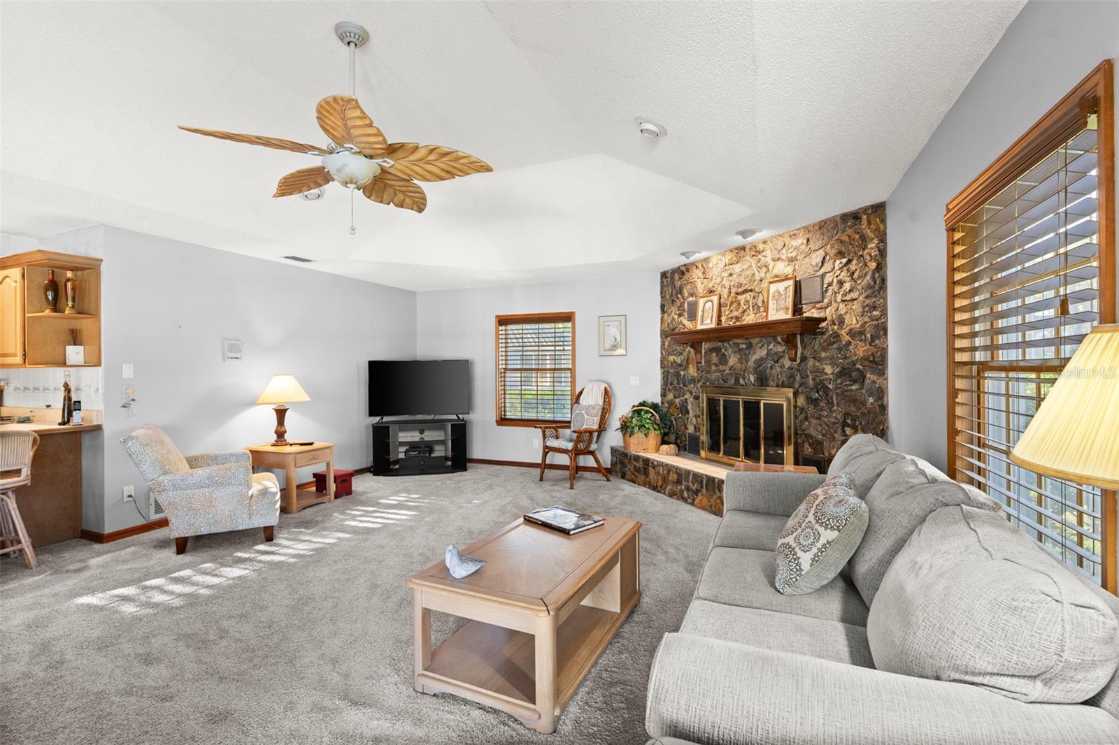 15 LAKE CHARLES PL