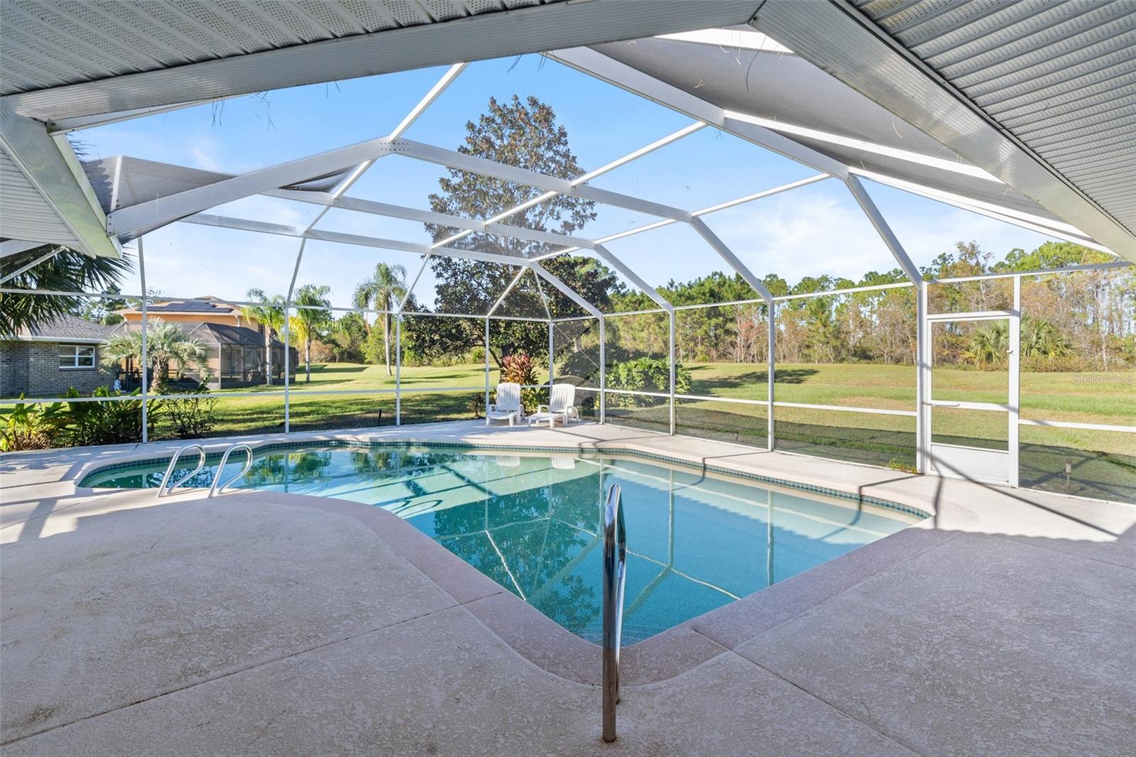 15 LAKE CHARLES PL