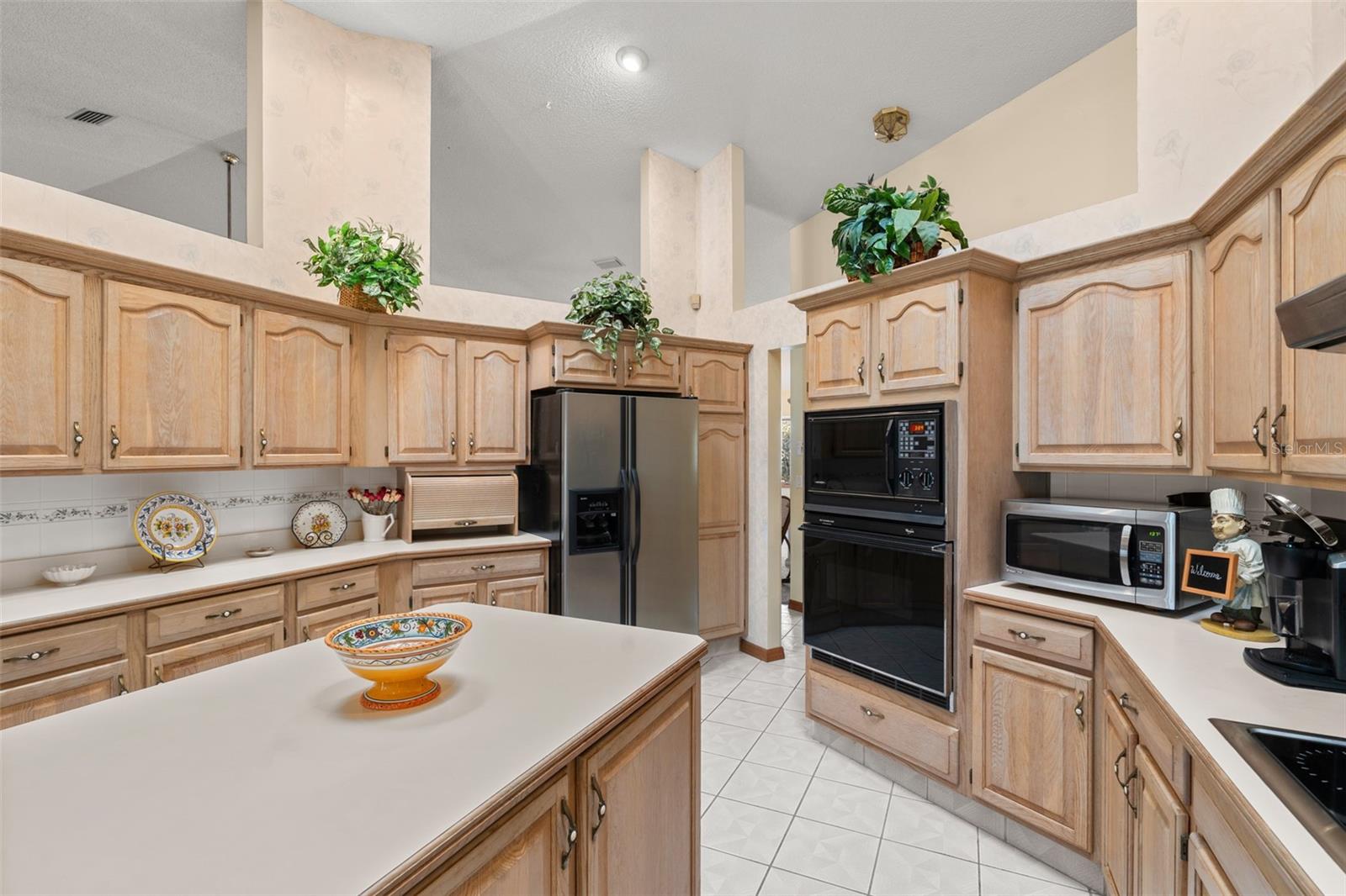 15 LAKE CHARLES PL