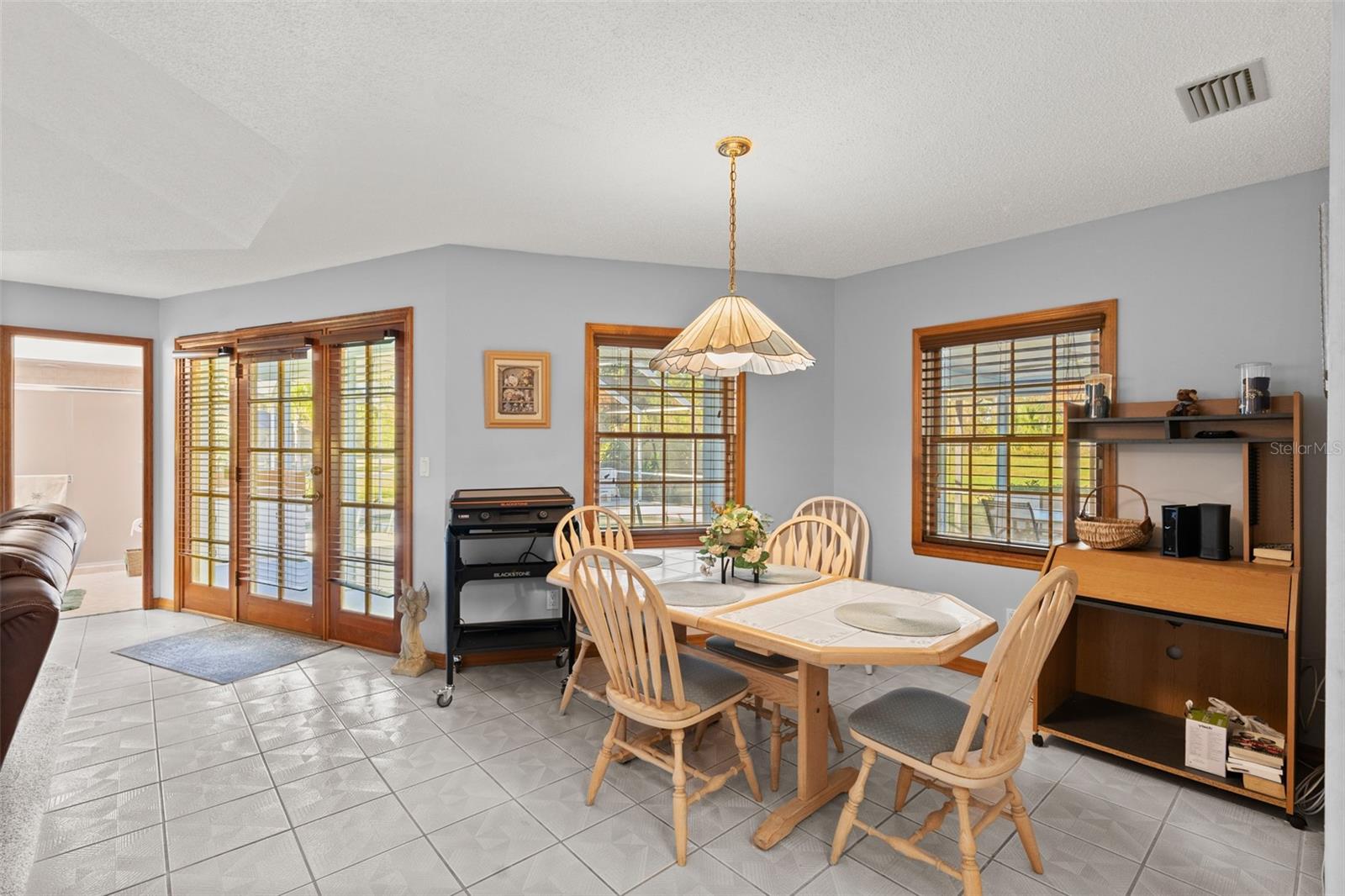 15 LAKE CHARLES PL