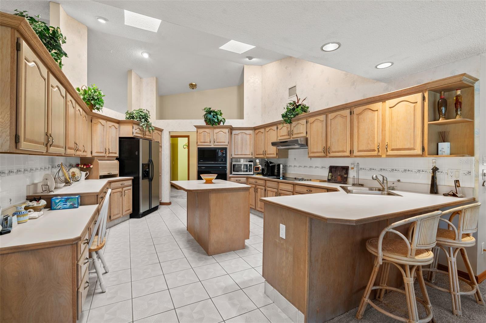 15 LAKE CHARLES PL