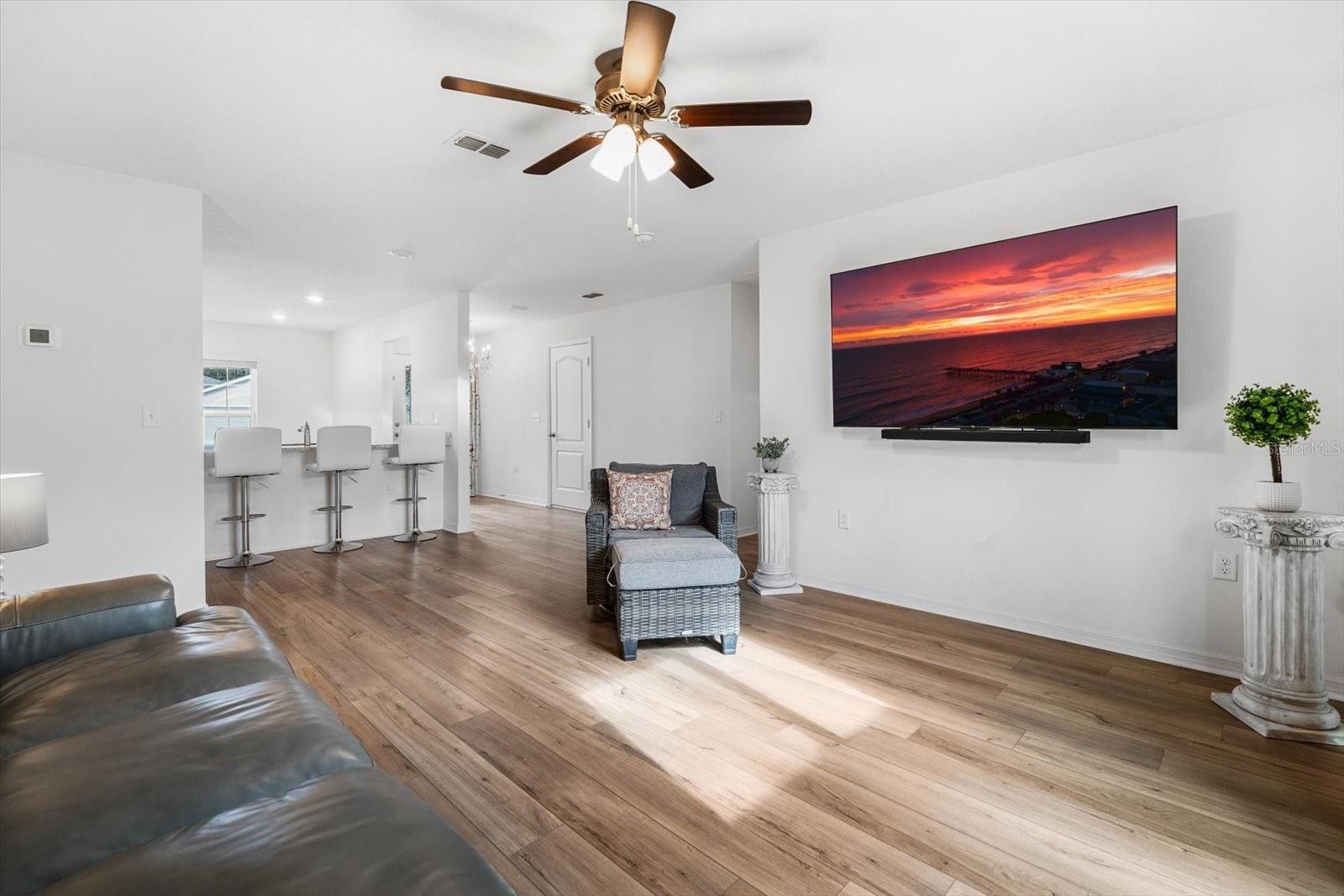 19 SLIPPER FLOWER PATH E