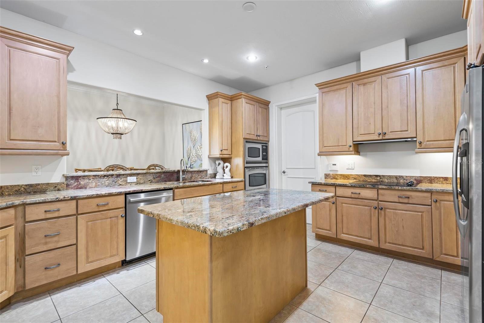 185 AVENUE DE LA MER #201