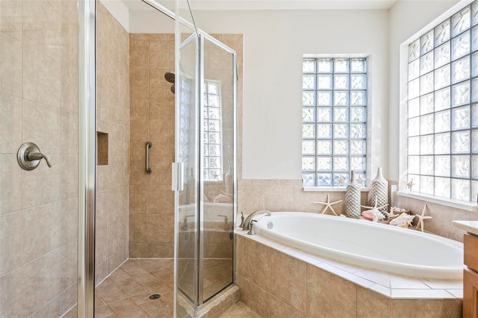 185 AVENUE DE LA MER #201
