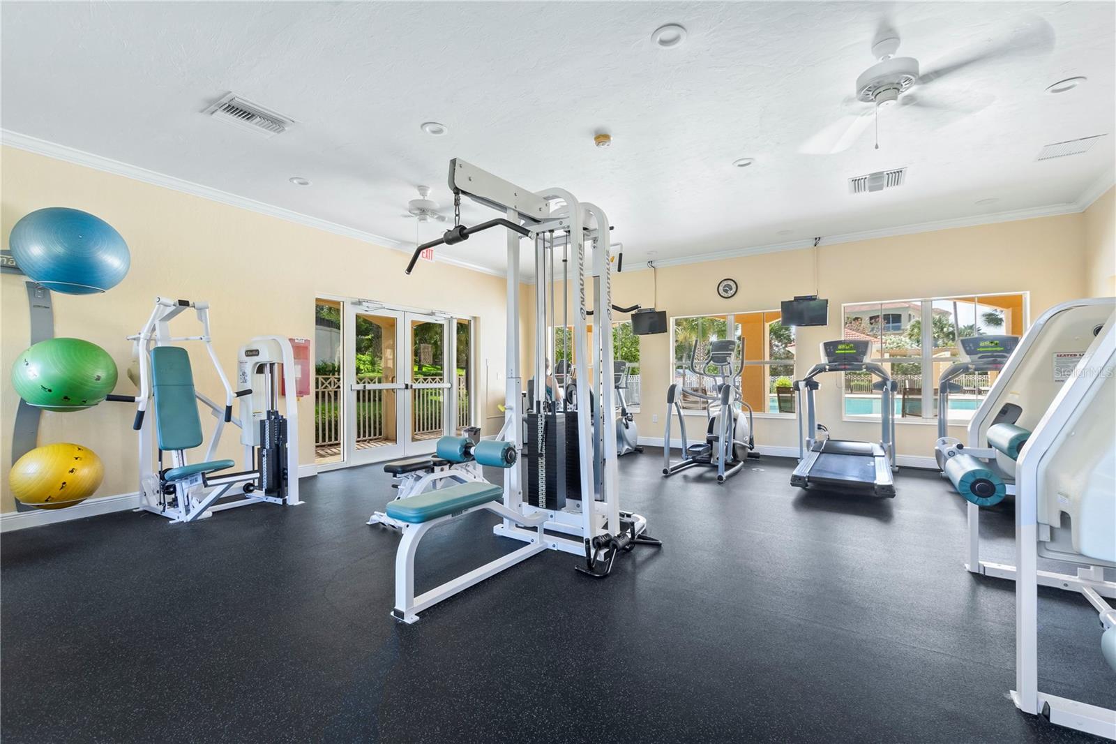 185 AVENUE DE LA MER #201