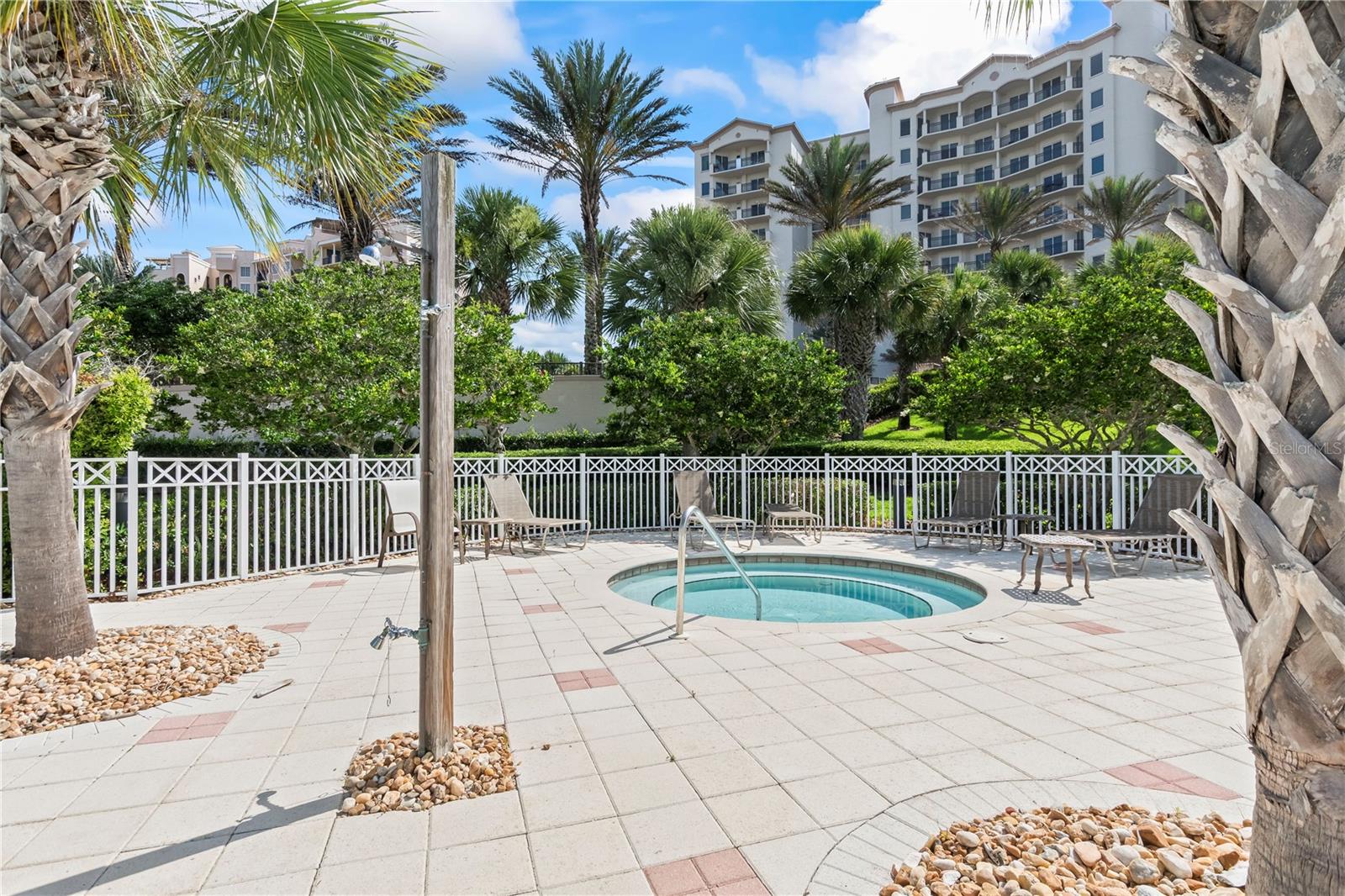 185 AVENUE DE LA MER #201