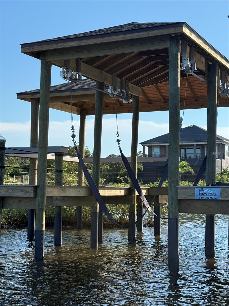 32 N RIVERWALK DR