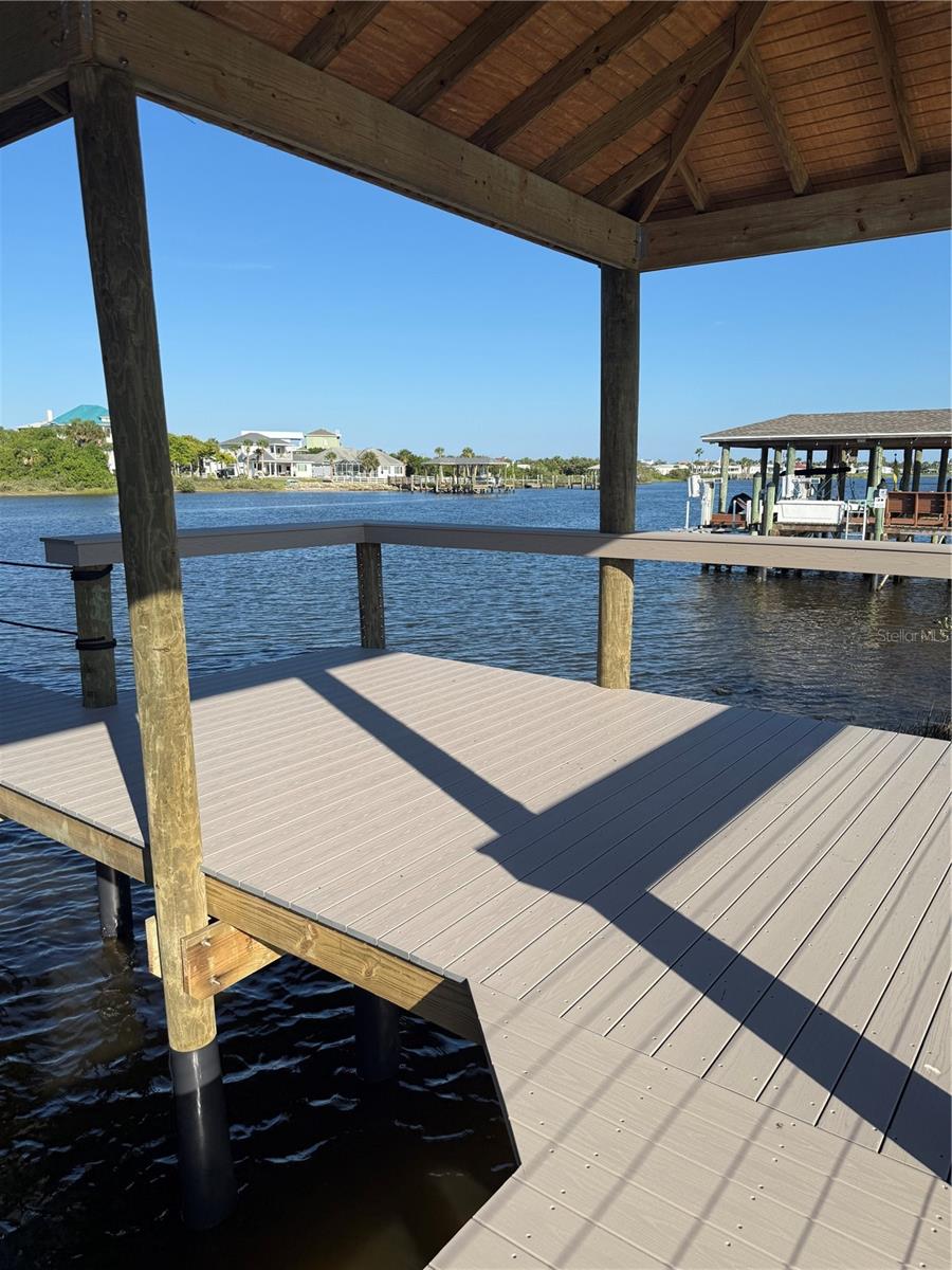 32 N RIVERWALK DR
