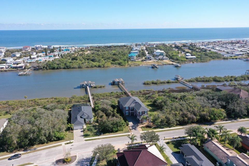 32 N RIVERWALK DR