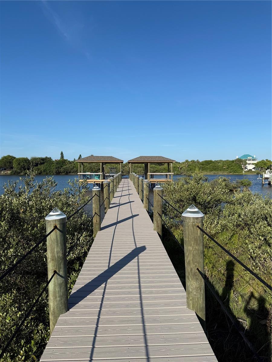 32 N RIVERWALK DR