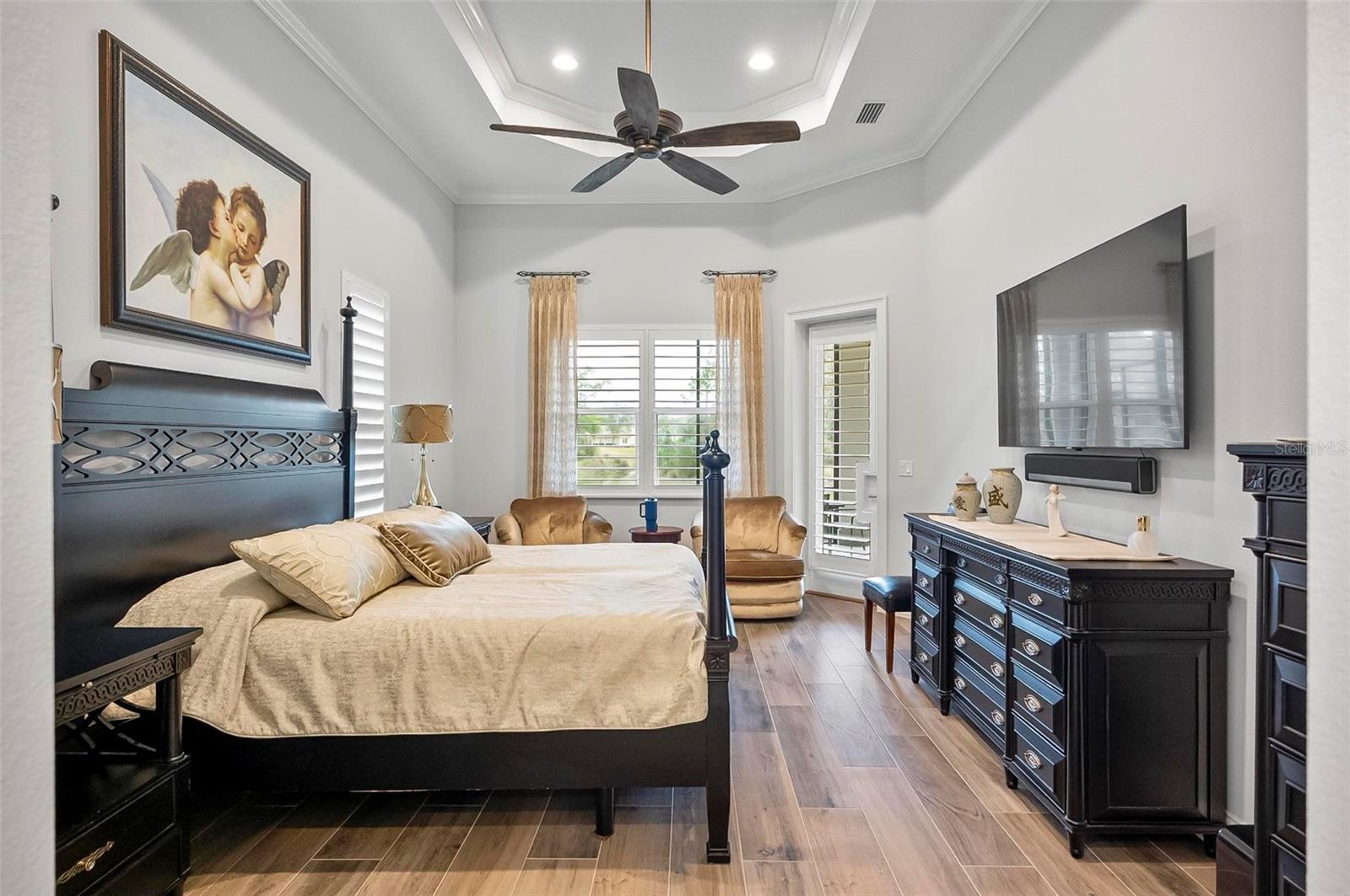 32 CREEKSIDE DR