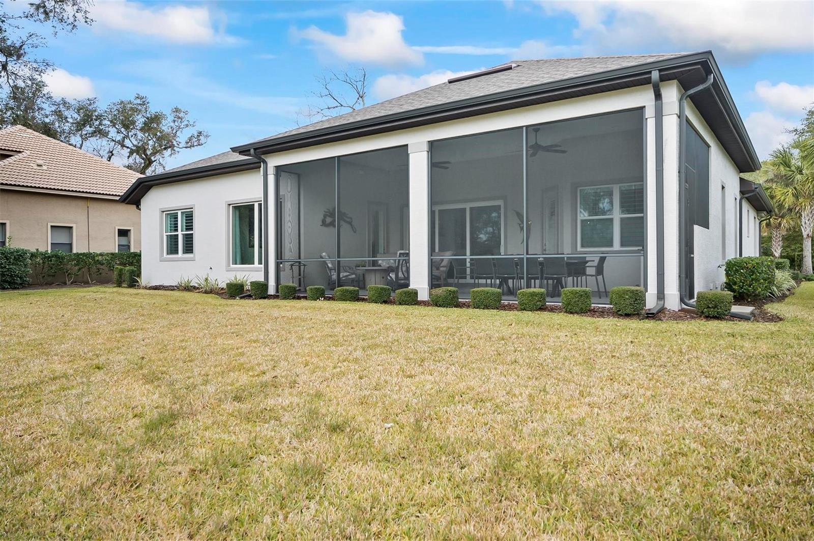32 CREEKSIDE DR