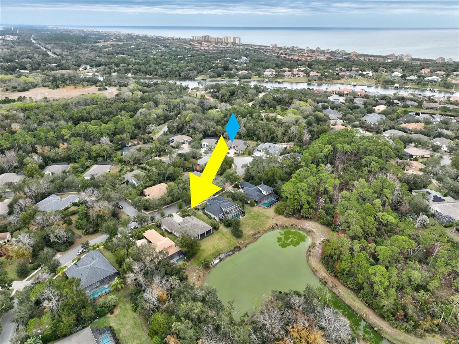 32 CREEKSIDE DR