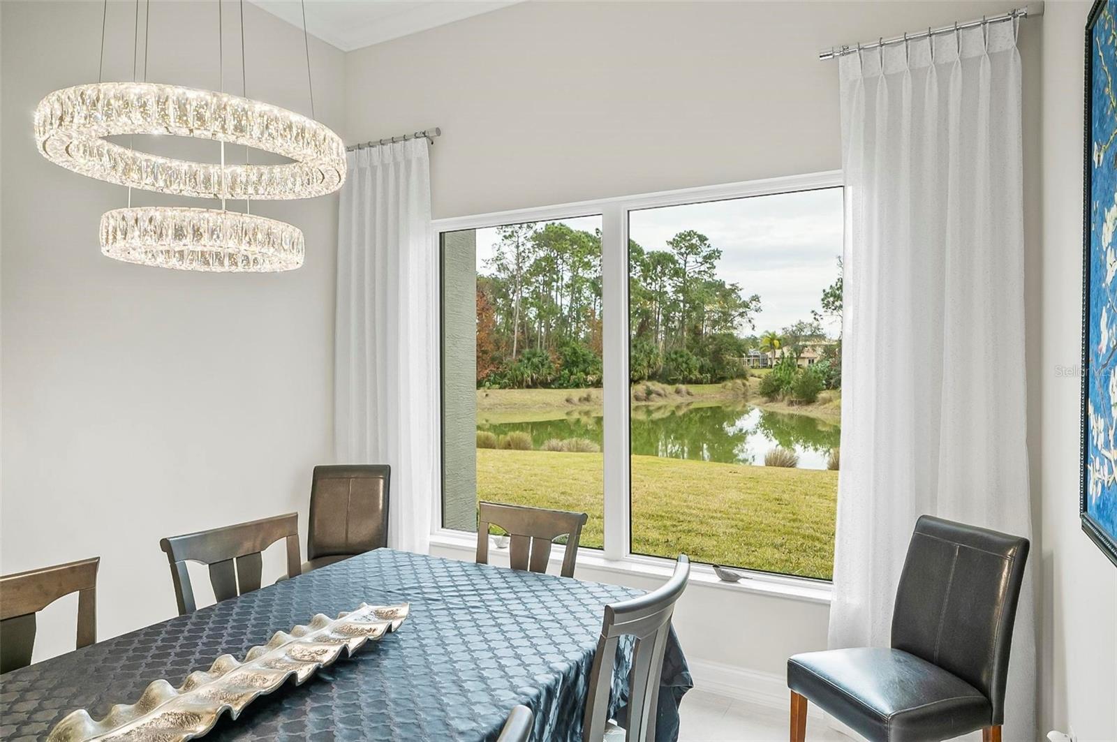 32 CREEKSIDE DR
