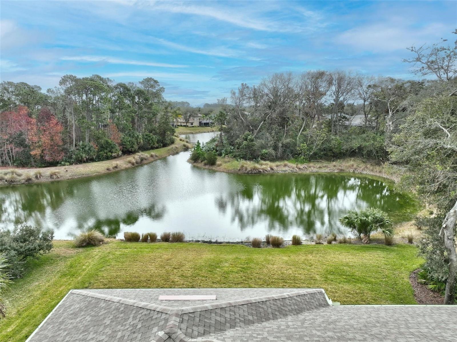 32 CREEKSIDE DR