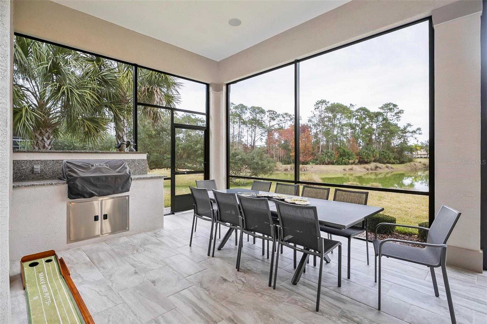 32 CREEKSIDE DR