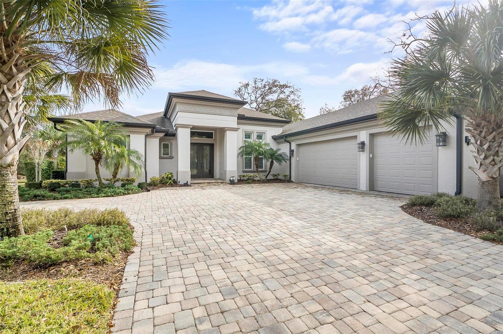 32 CREEKSIDE DR