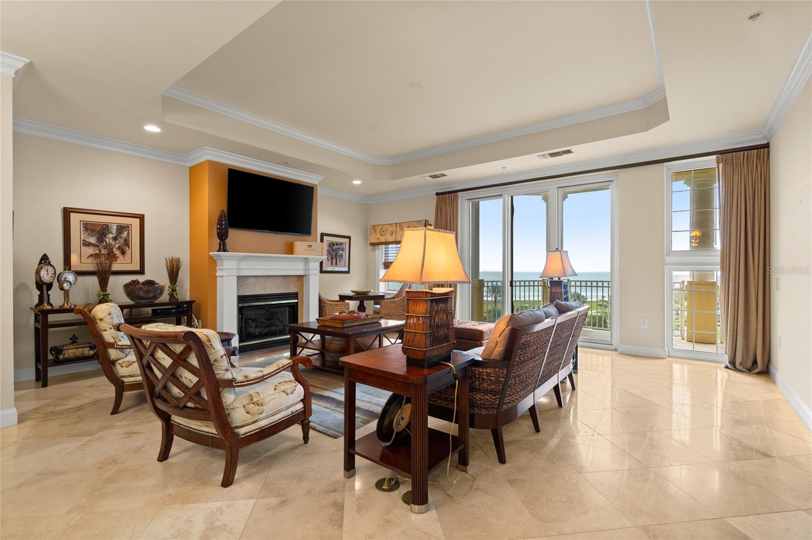 200 OCEAN CREST DR #552