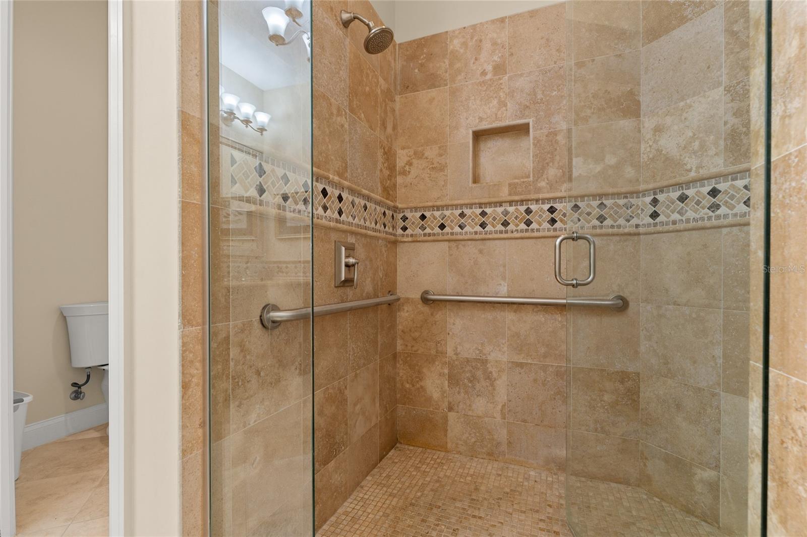 200 OCEAN CREST DR #552