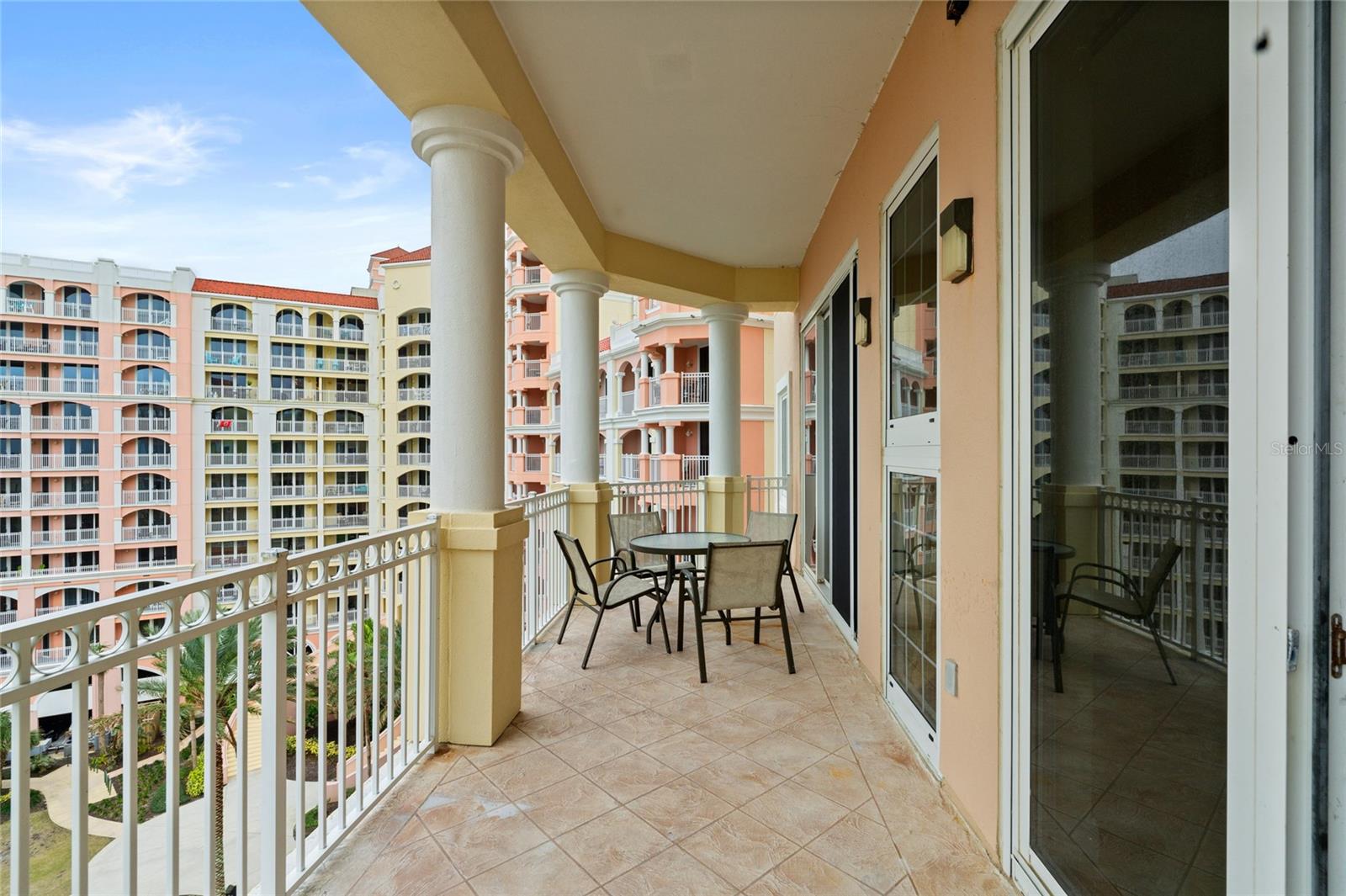 200 OCEAN CREST DR #552