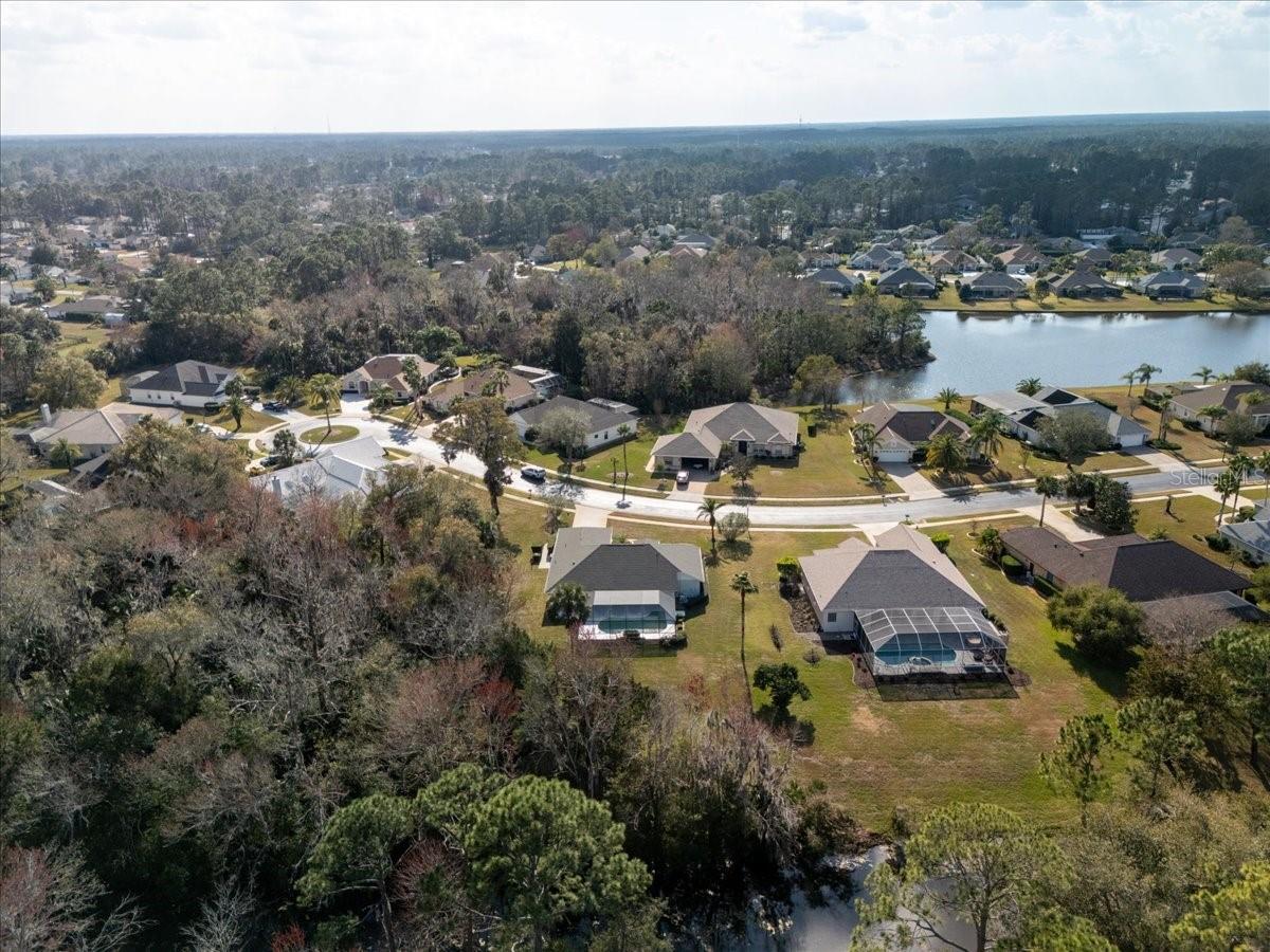 17 LAKESIDE PL E
