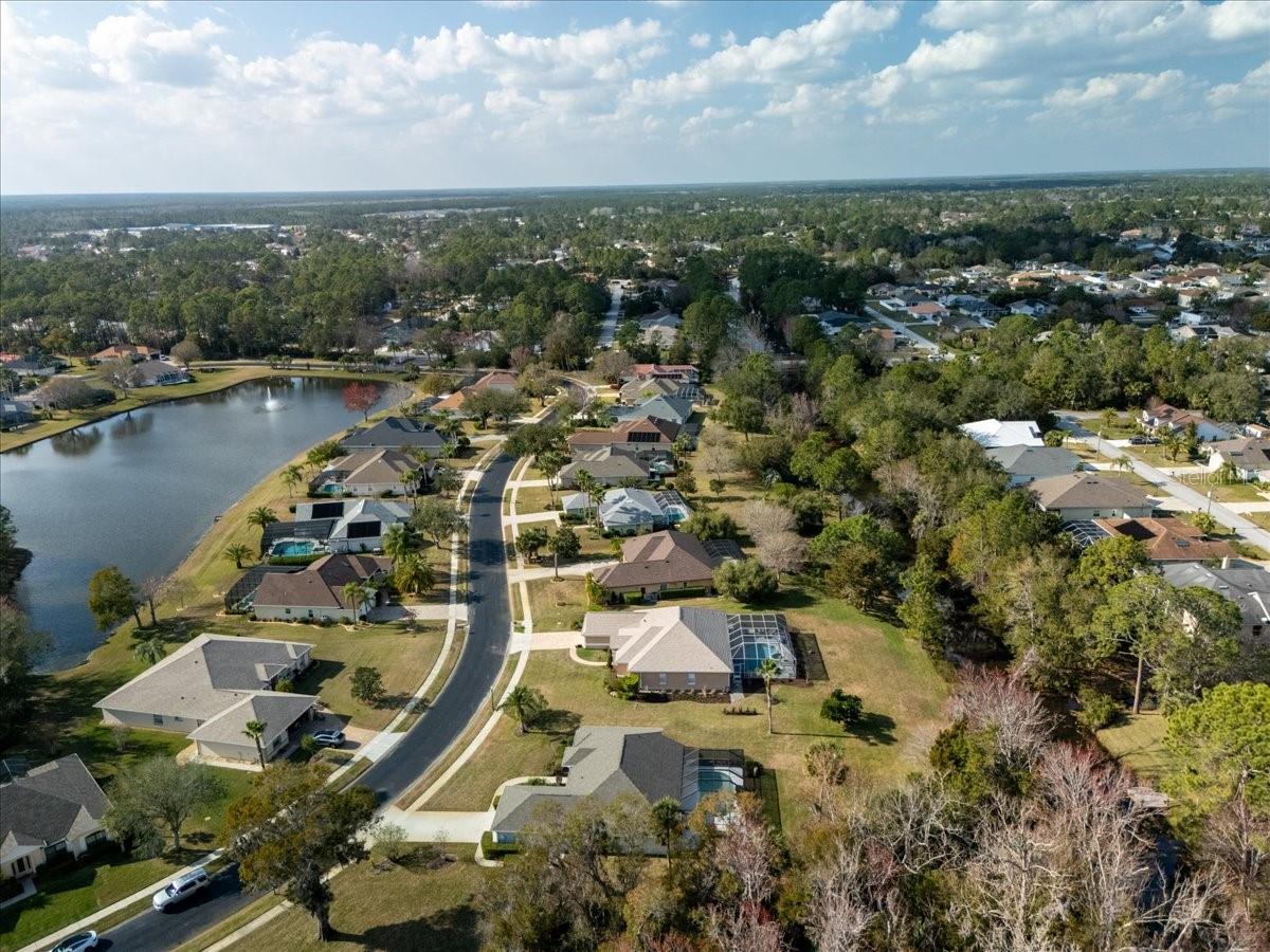 17 LAKESIDE PL E