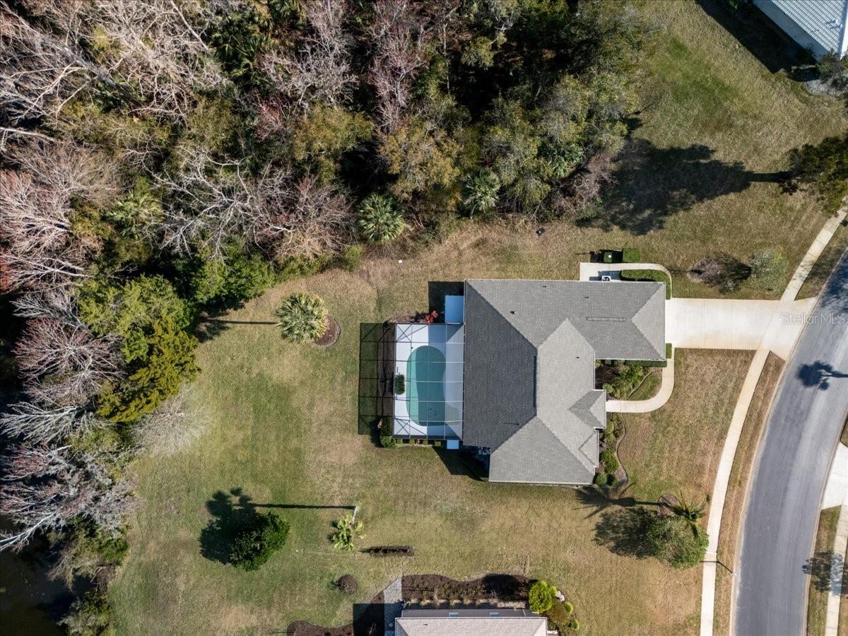 17 LAKESIDE PL E