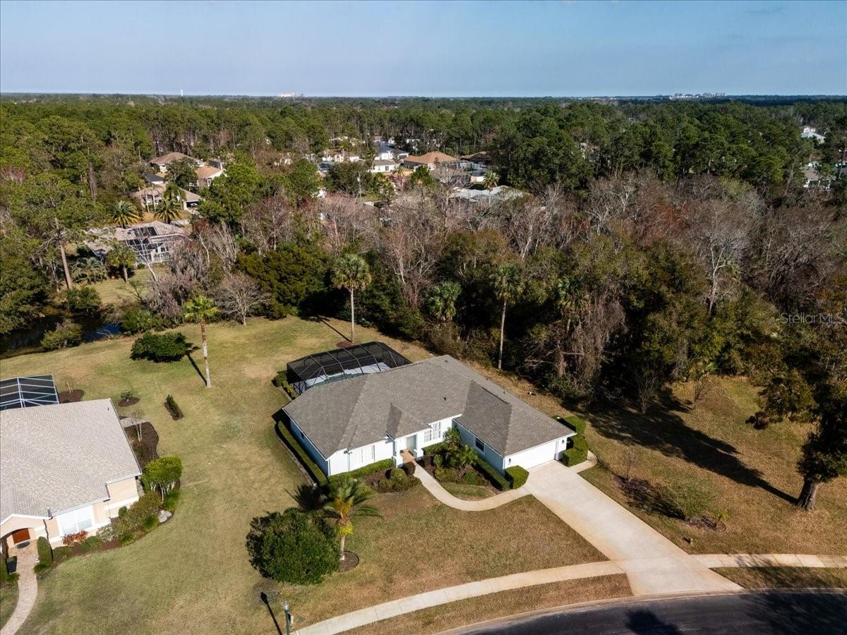 17 LAKESIDE PL E
