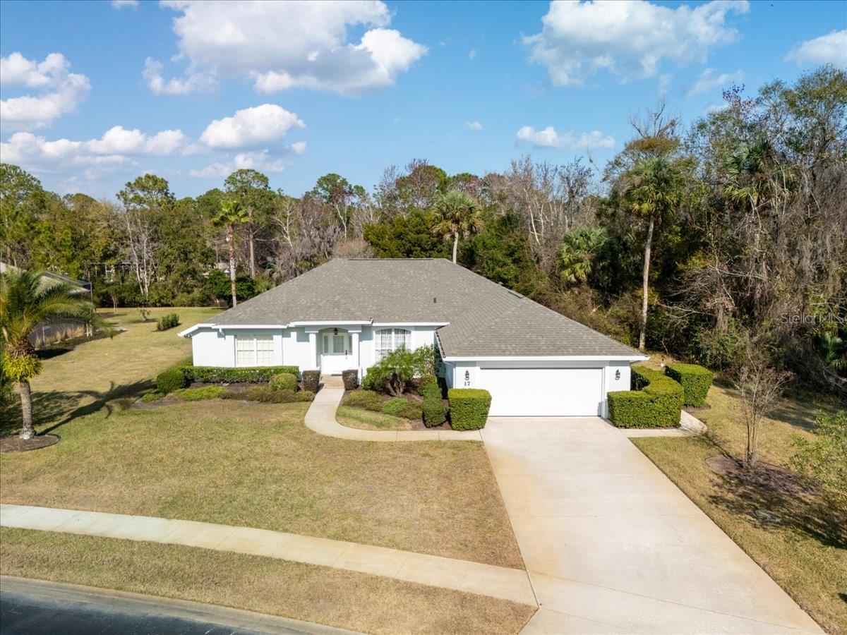 17 LAKESIDE PL E