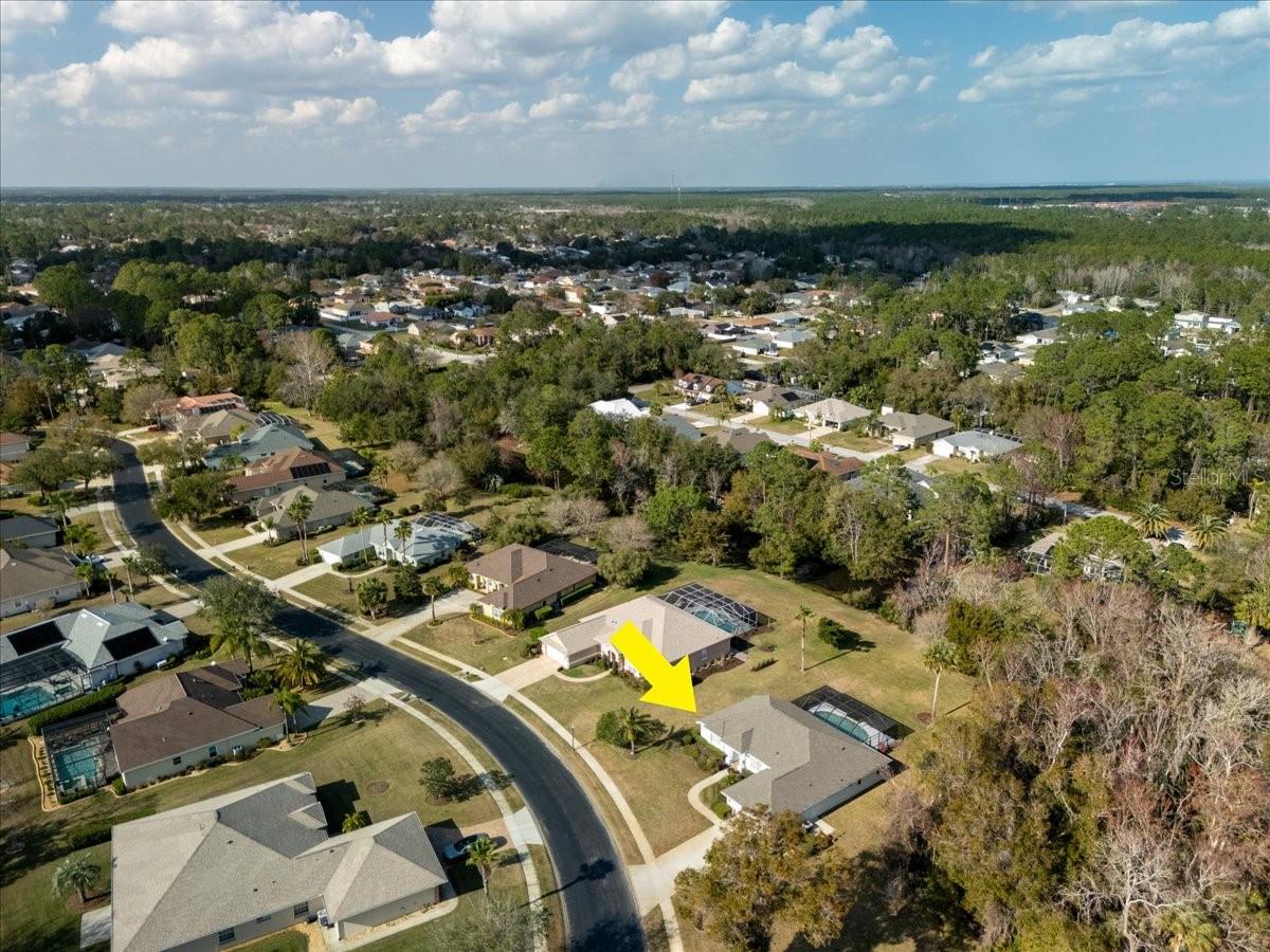 17 LAKESIDE PL E