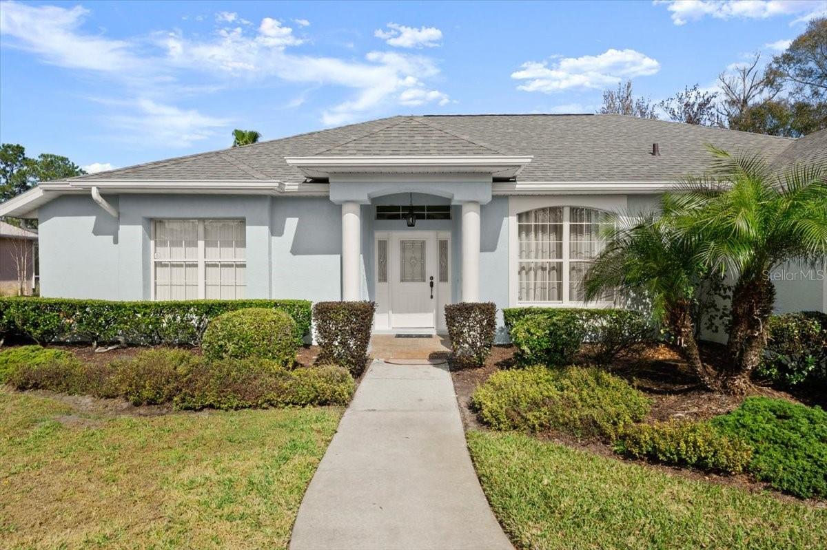 17 LAKESIDE PL E