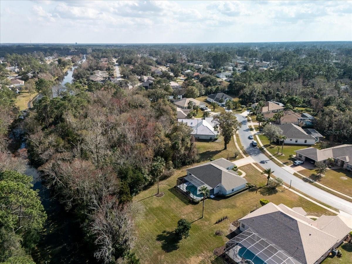 17 LAKESIDE PL E